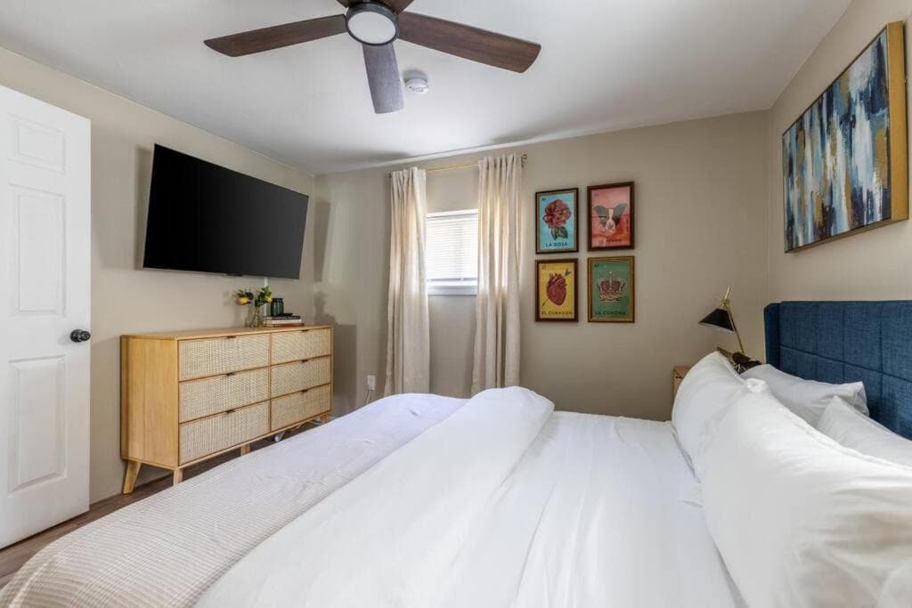 NEWLY Listed! Westlake Stylish