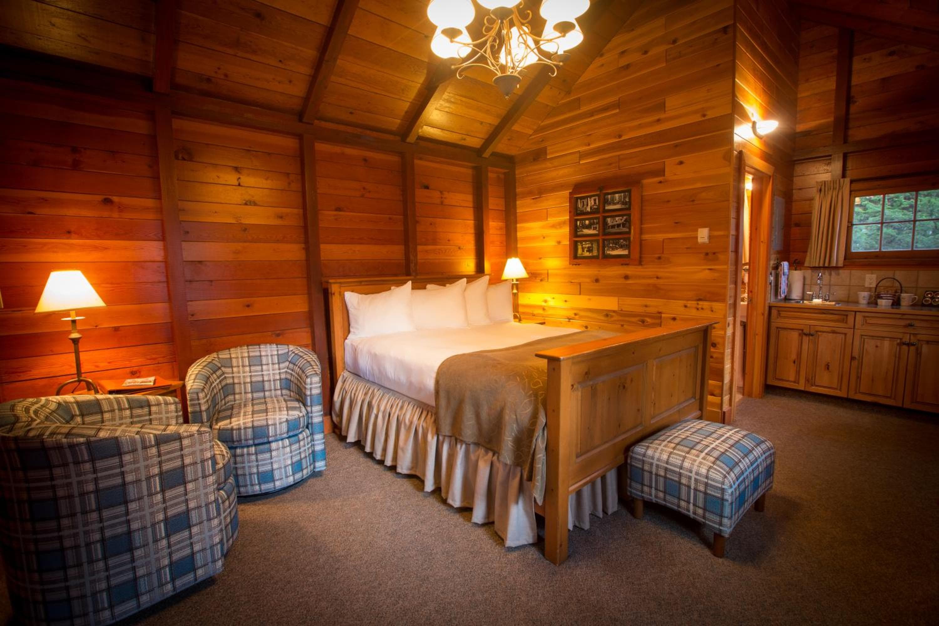 Paradise Lodge and Bungalows