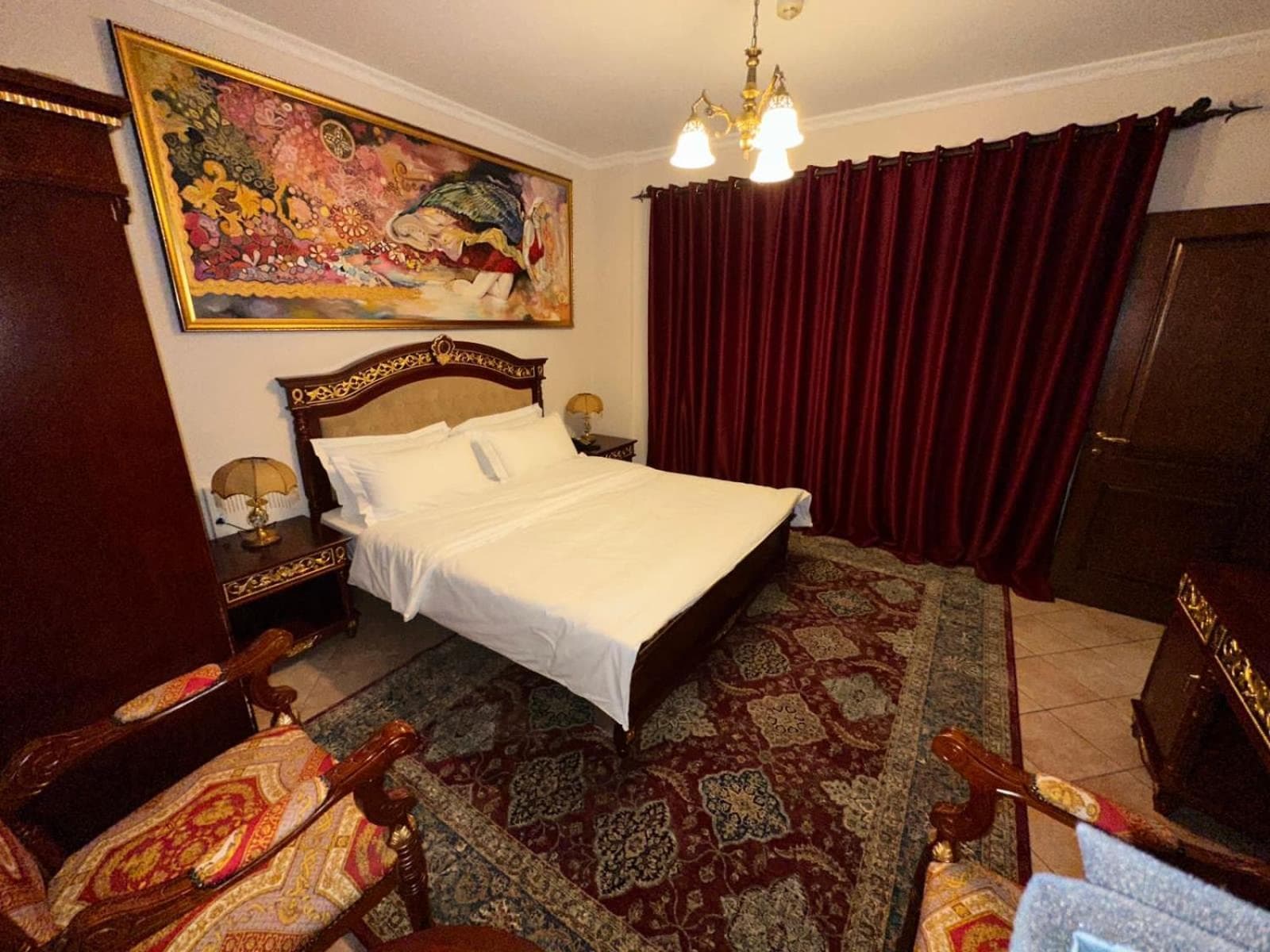 Dinasty Hotel