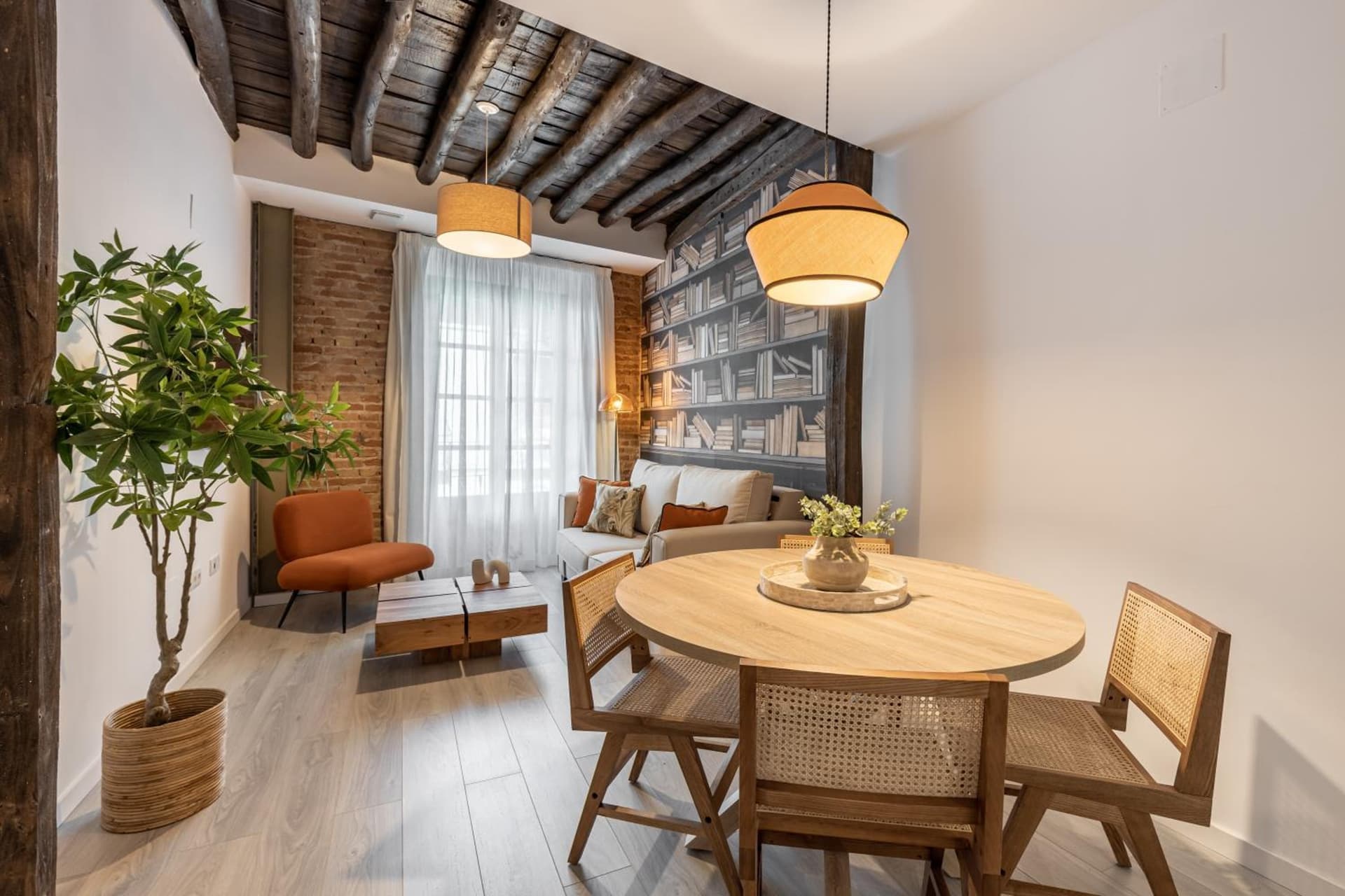 Apartamentos Puerta Elvira Suites 3000
