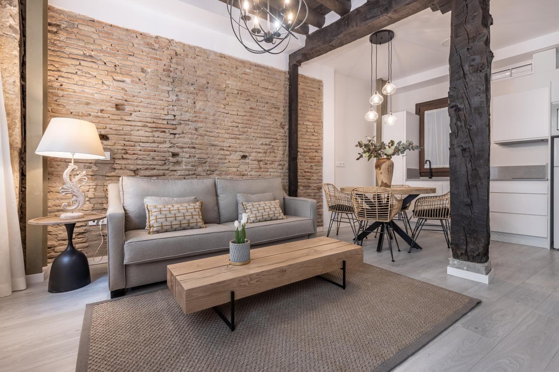 Apartamentos Puerta Elvira Suites 3000