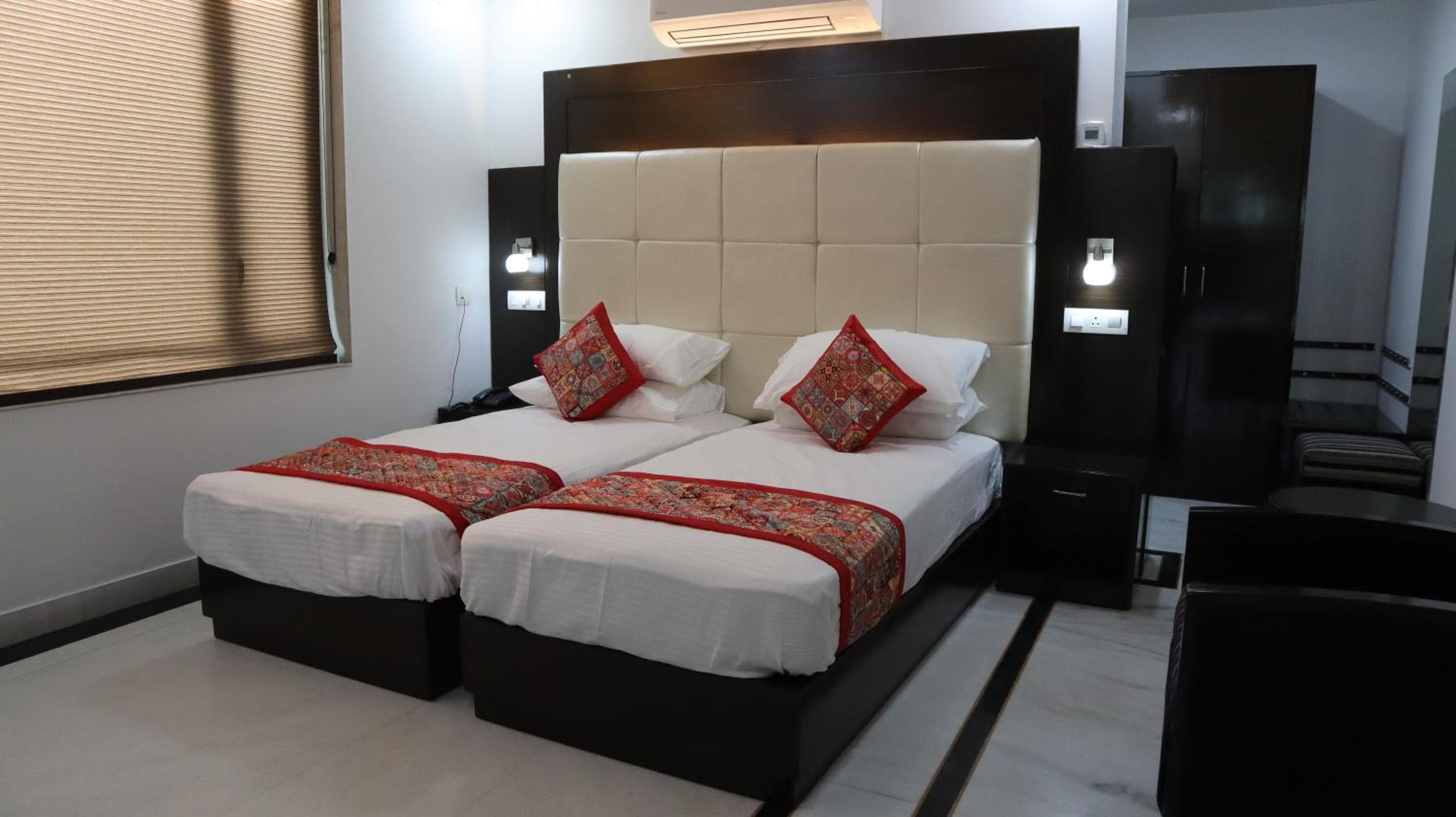 VENUS.HOTEL