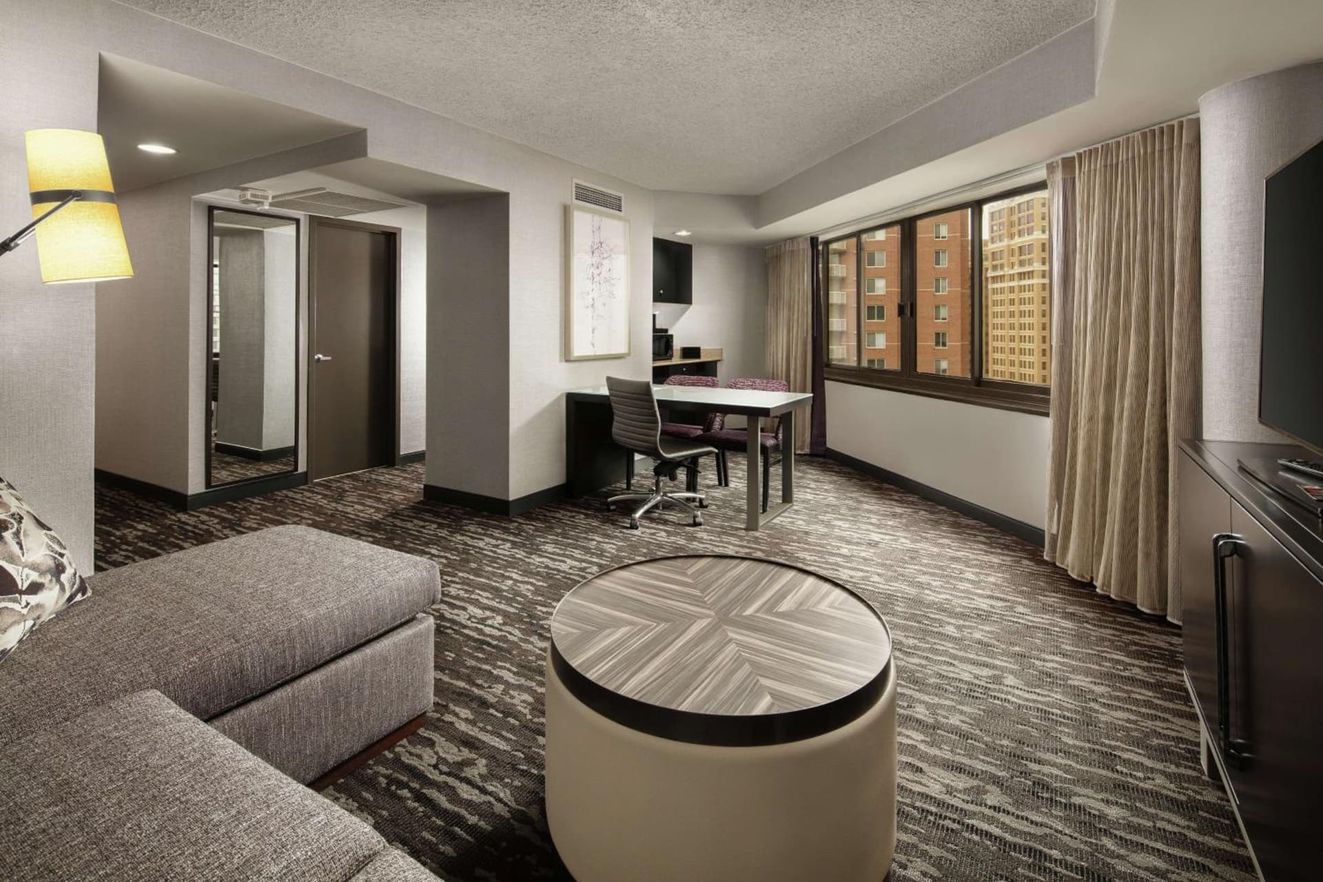 Embassy Suites by Hilton Crystal City National Airport