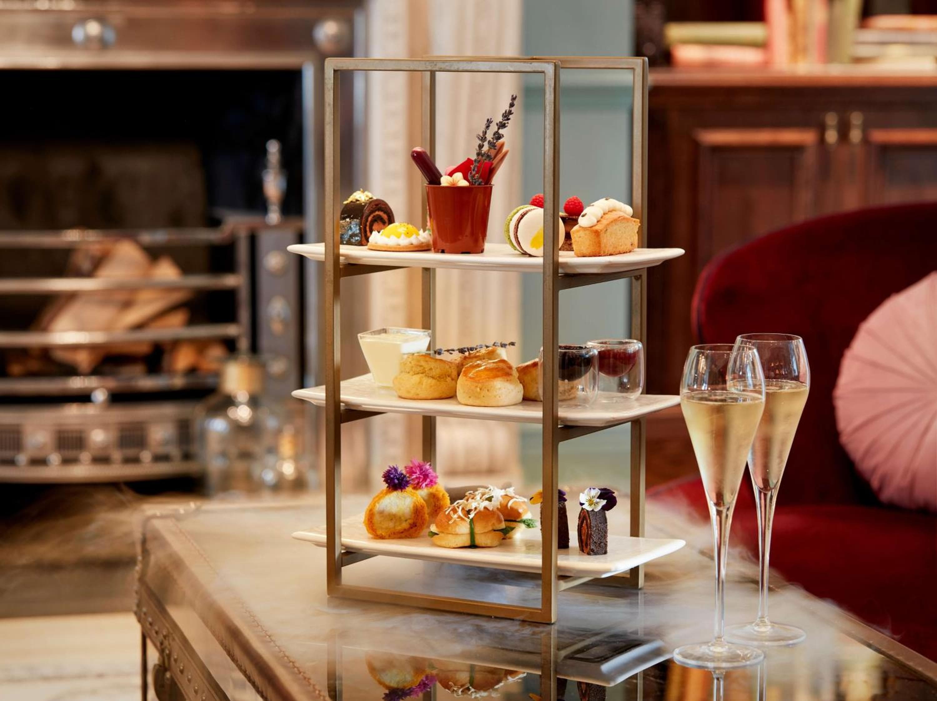 100 Queen's Gate Hotel London Kensington, Curio Collection by Hilton