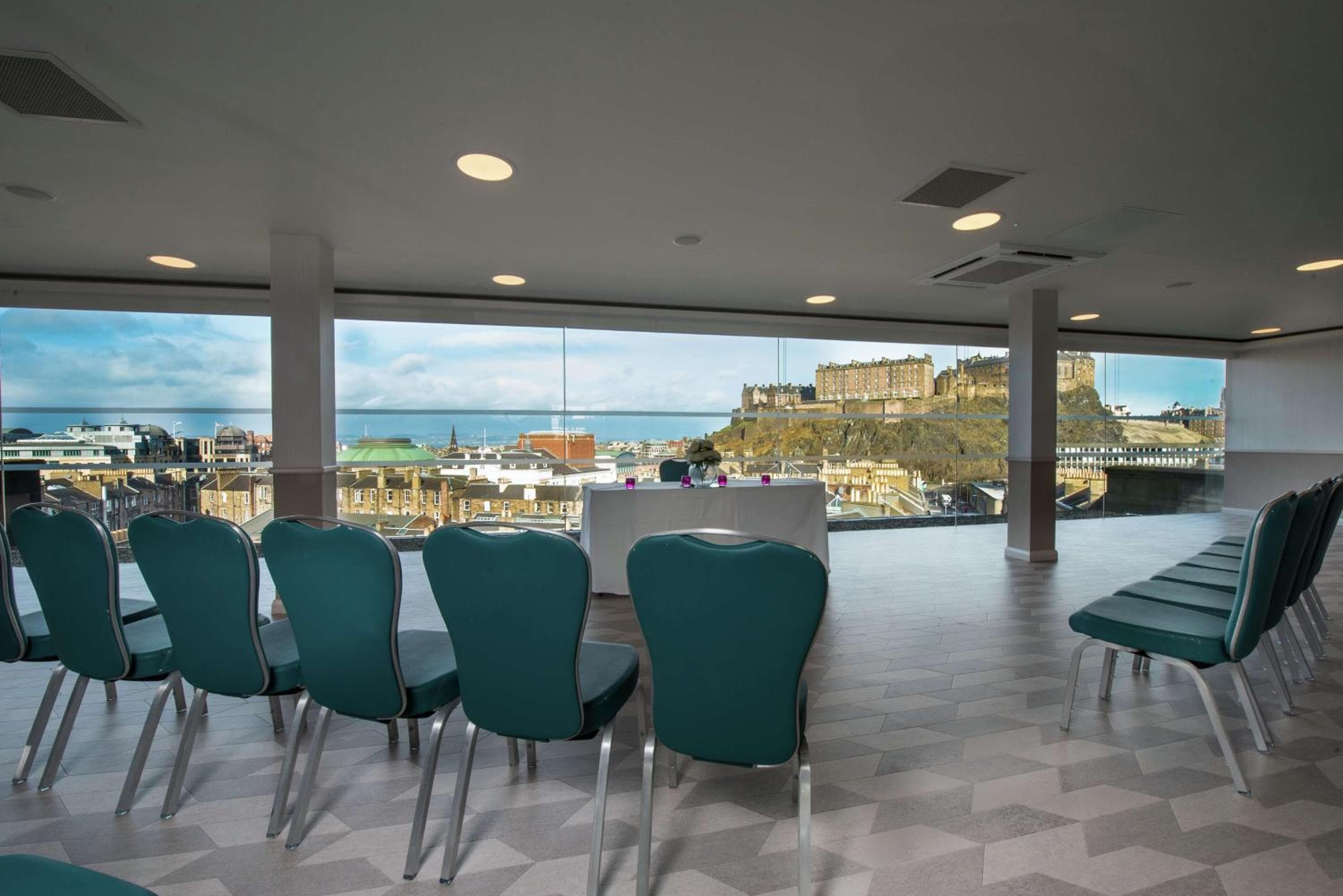 Doubletree by Hilton Edinburgh City Centre
