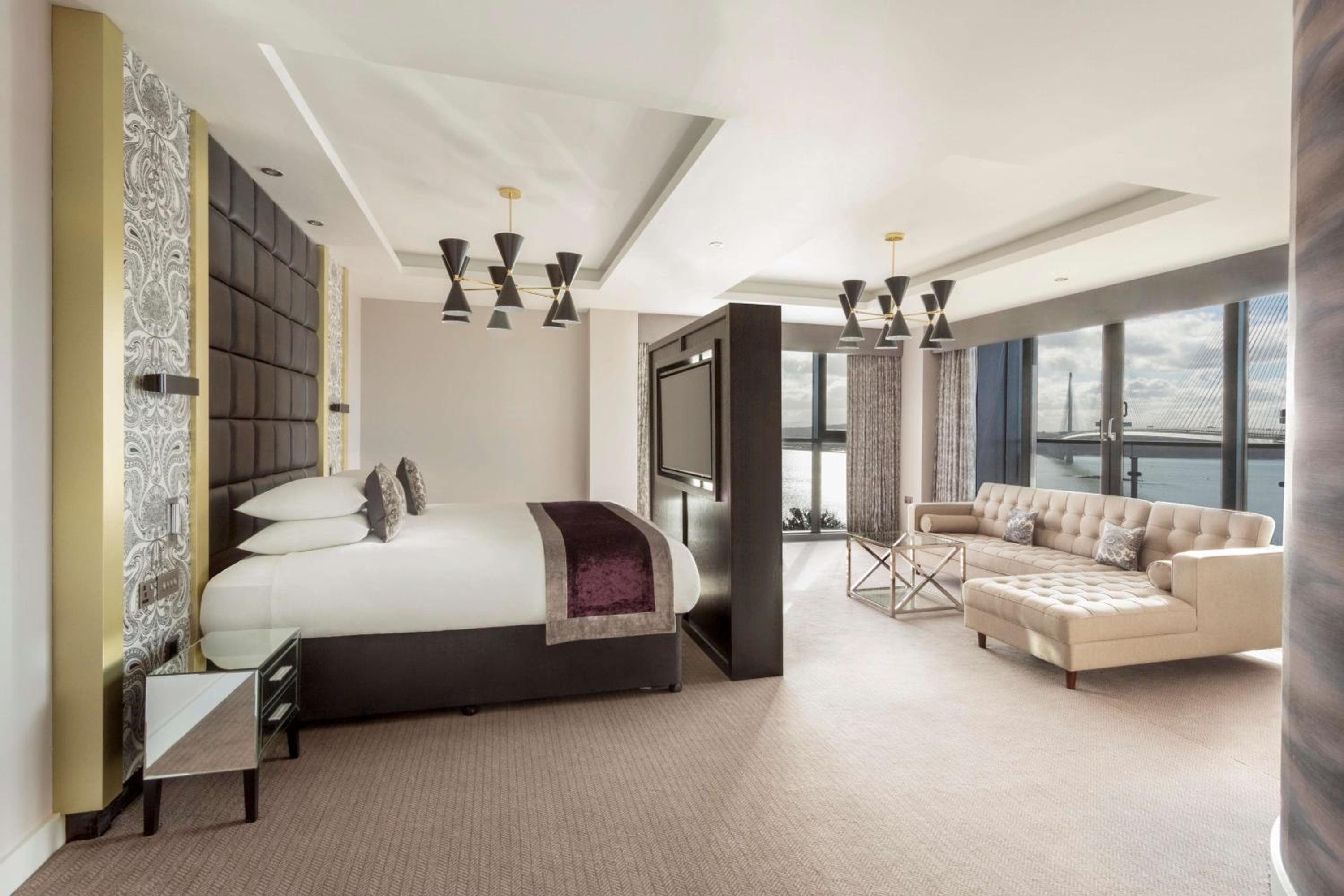 DoubleTree by Hilton Edinburgh - Queensferry Crossing