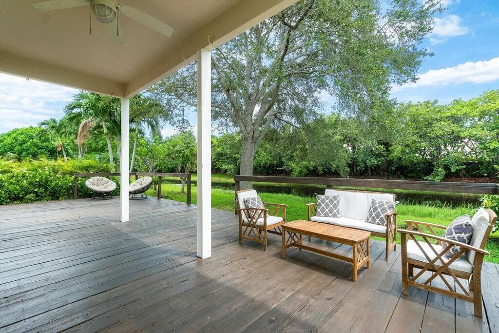 Jupiter's Beacon Villa