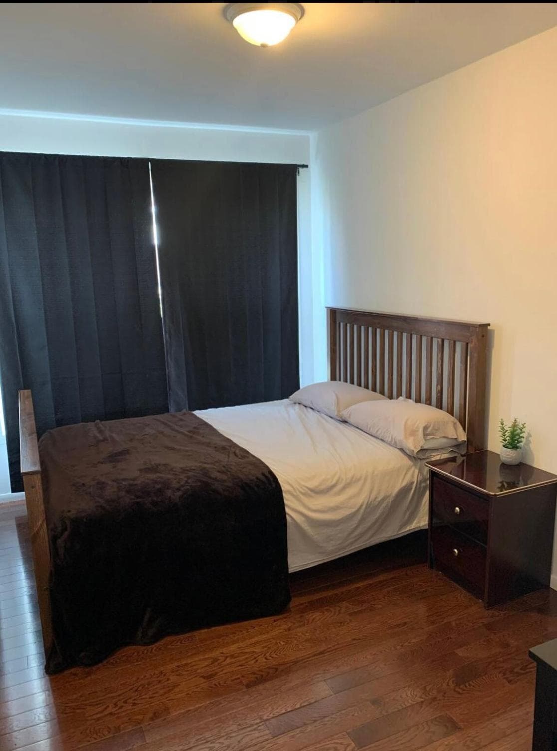 Self contained 2 level apartment with 4 bdrms & 2 bathroom