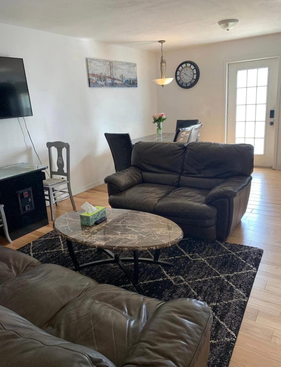 Self contained 2 level apartment with 4 bdrms & 2 bathroom