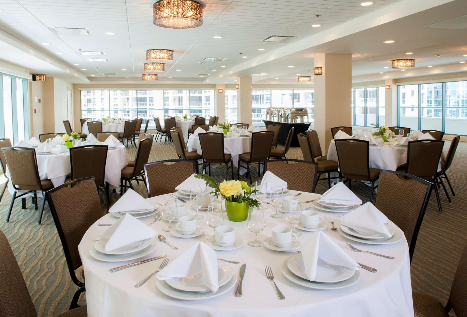 DoubleTree by Hilton Alana - Waikiki Beach