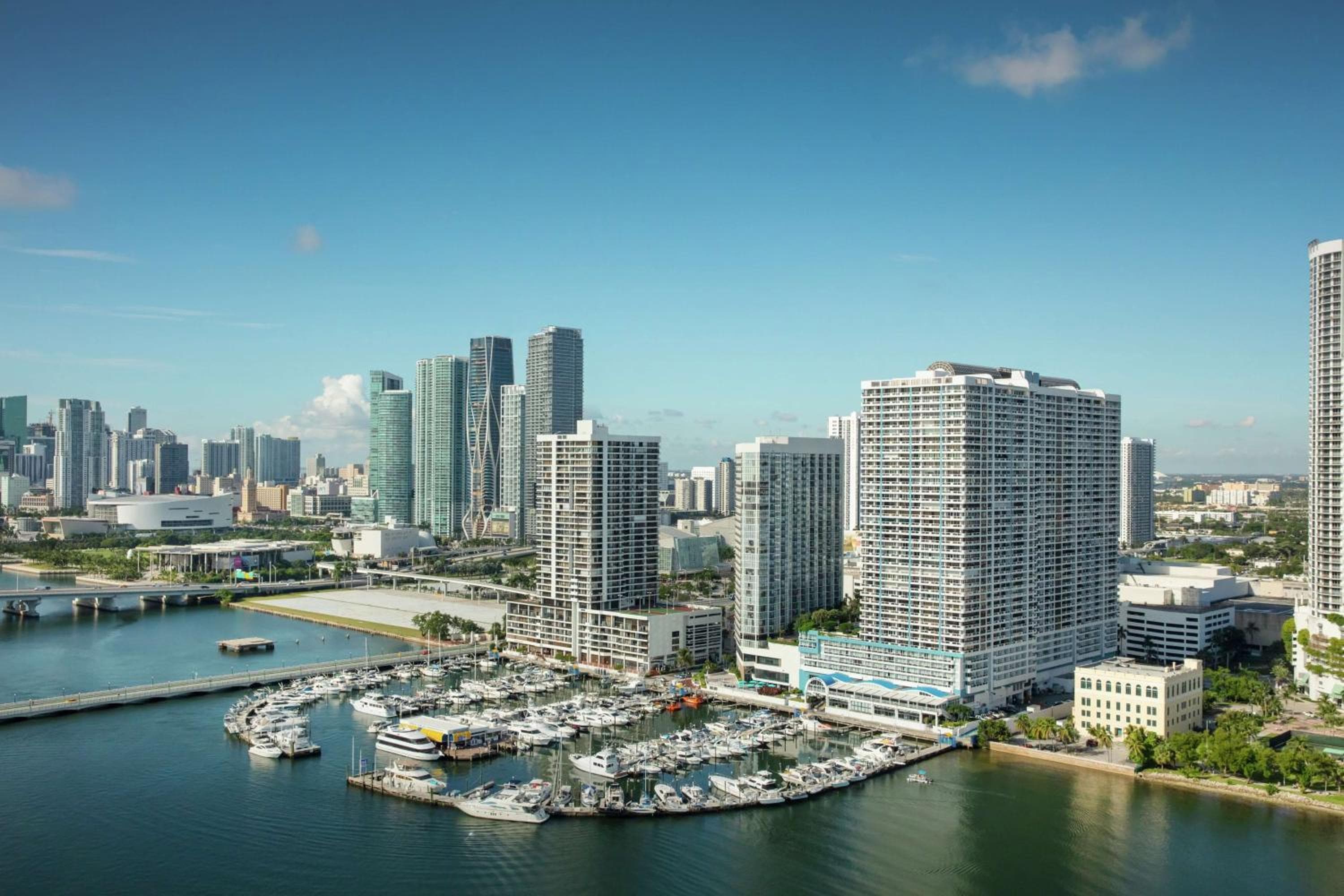 DoubleTree by Hilton Grand Hotel Biscayne Bay