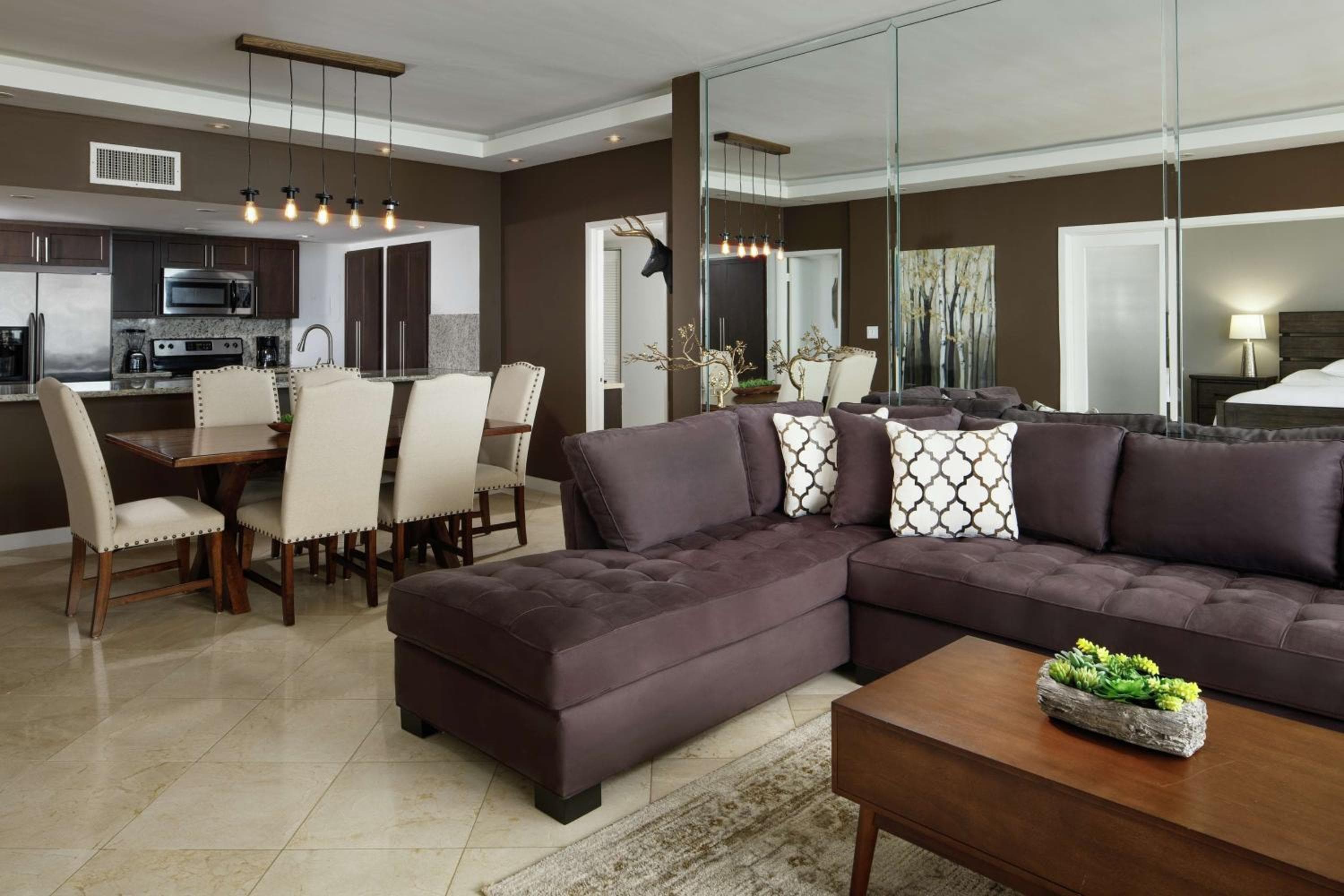 DoubleTree by Hilton Grand Hotel Biscayne Bay