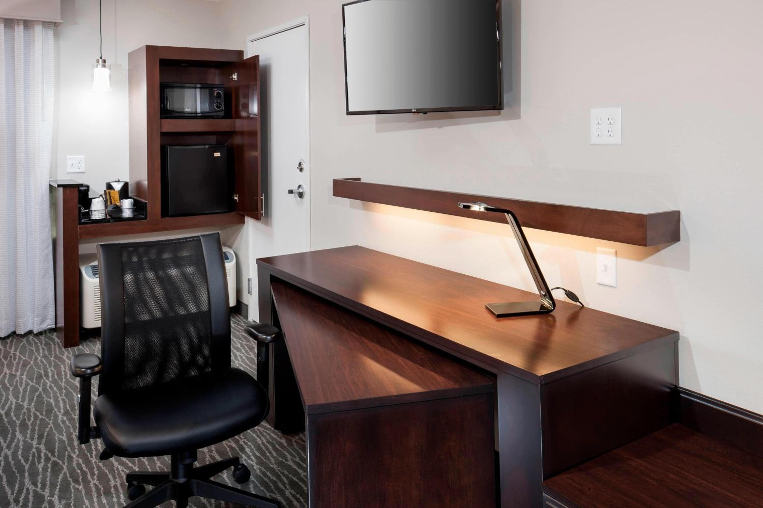Courtyard by Marriott Dallas Plano/Richardson