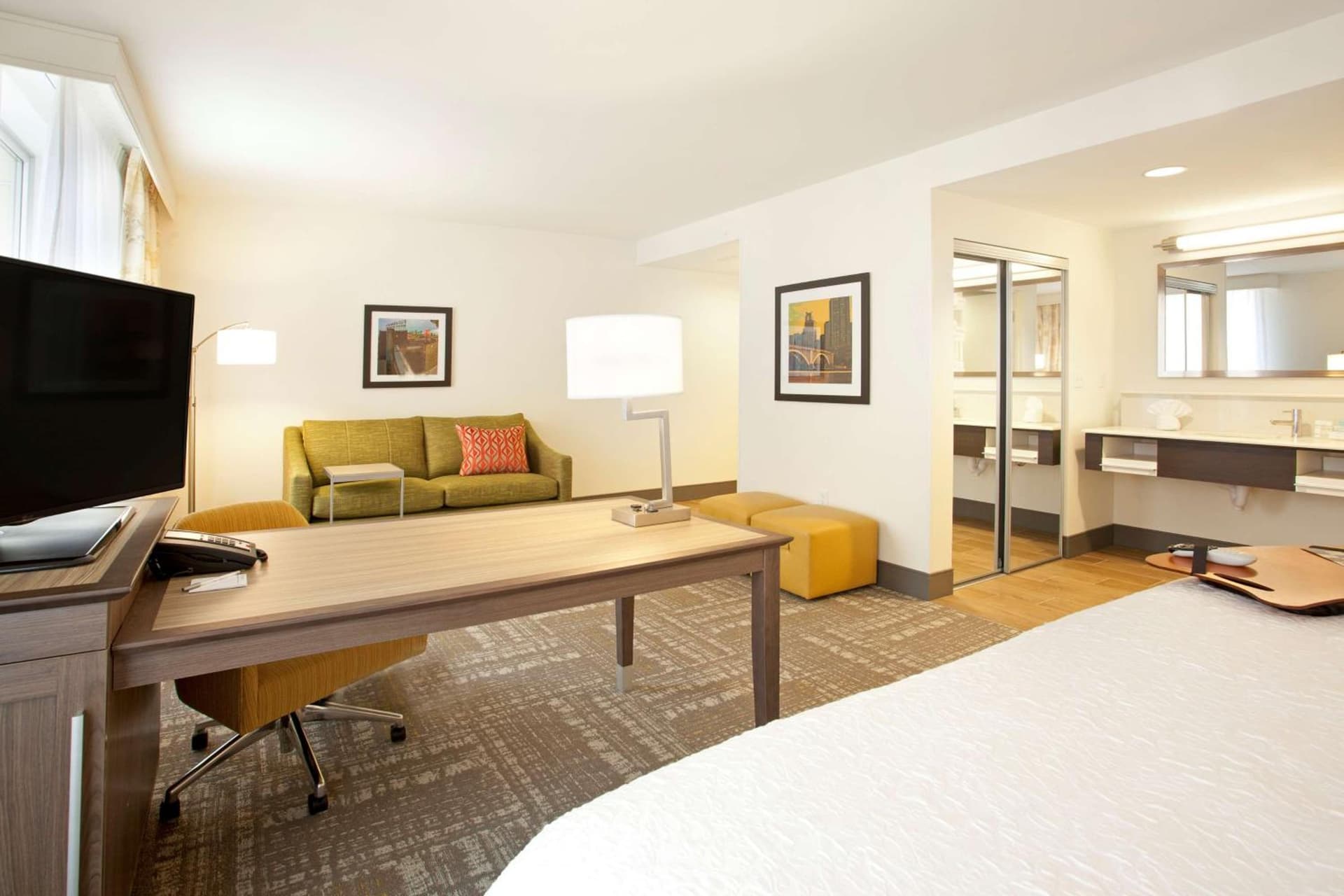 Hampton Inn & Suites - Minneapolis/Downtown