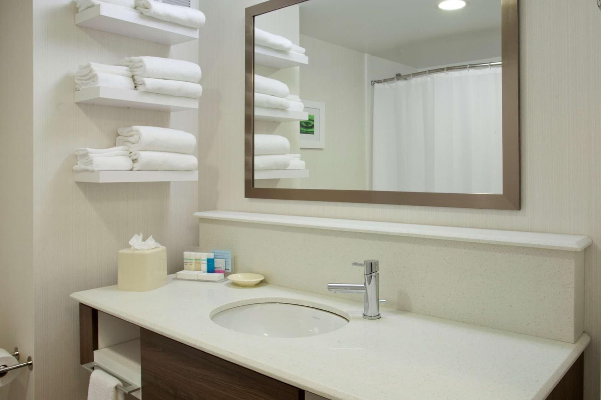Hampton Inn & Suites - Minneapolis/Downtown