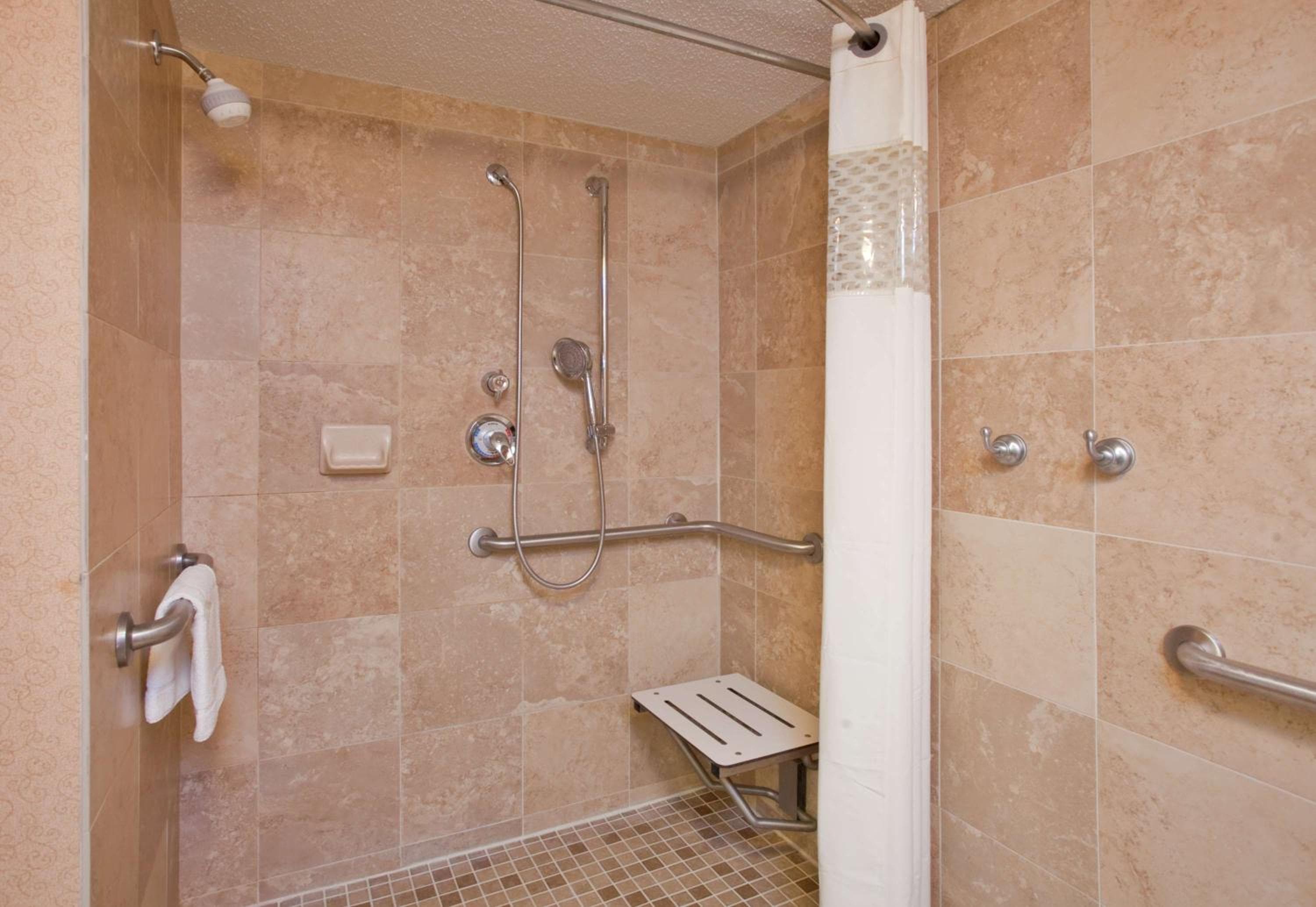 Pittsburgh Airport Inn and Suites