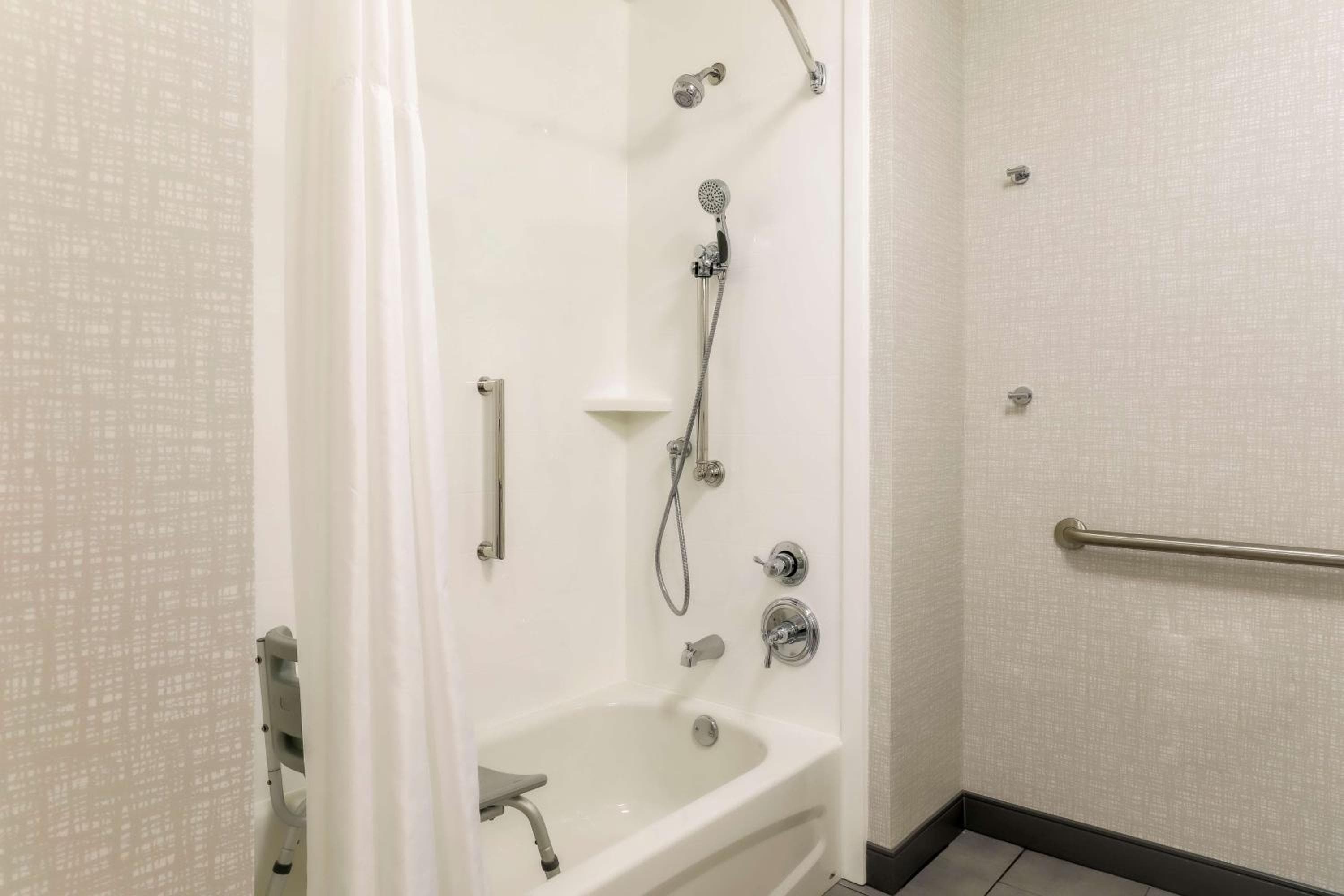 Hampton Inn & Suites Pittsburgh Downtown