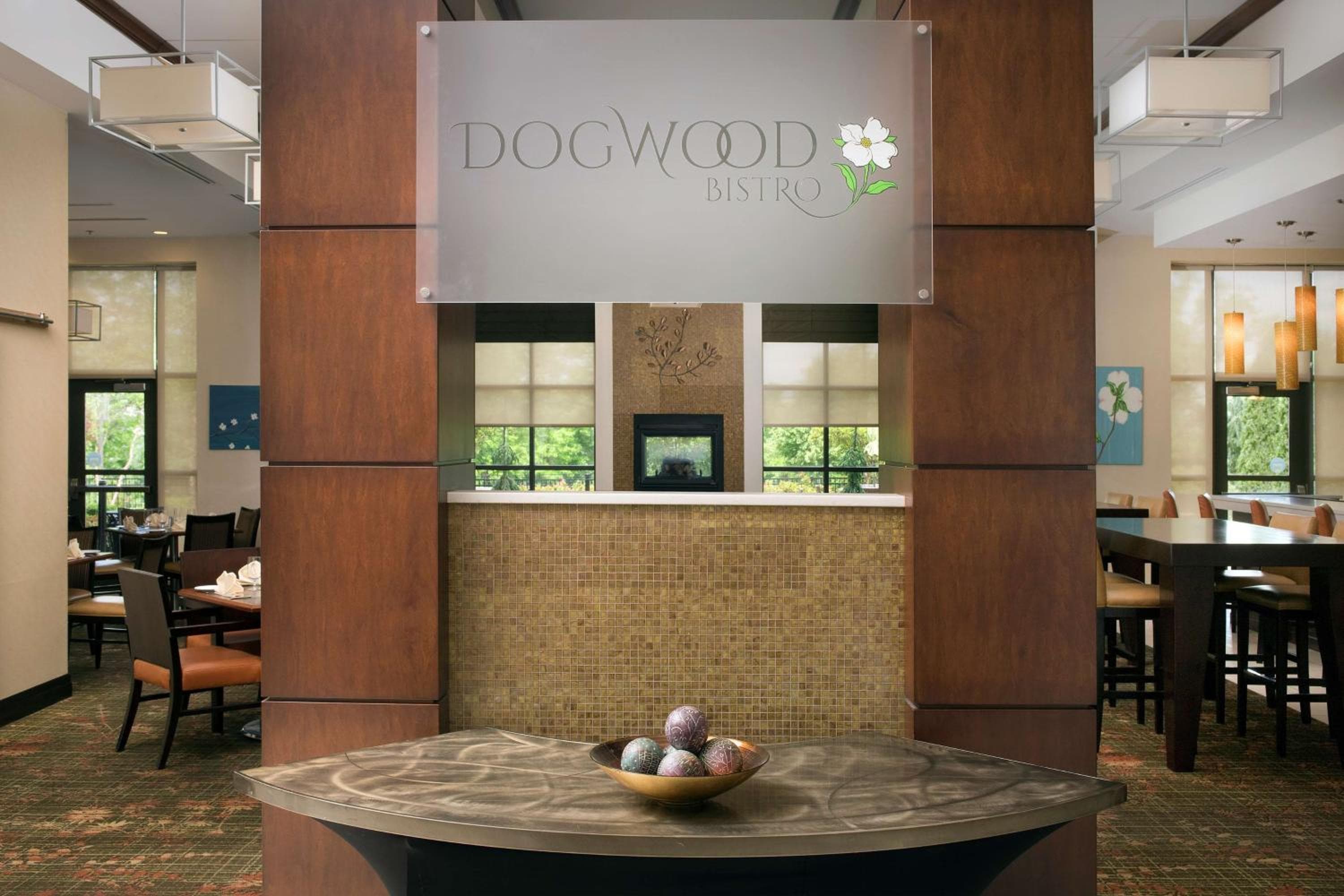 DoubleTree by Hilton Dulles Airport-Sterling