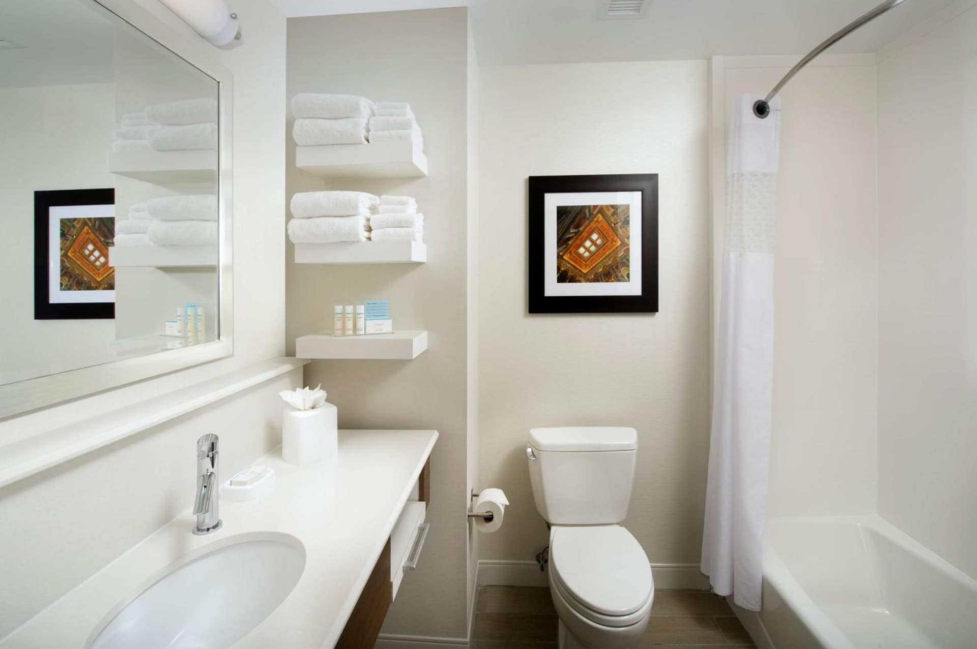 Hampton Inn & Suites Falls Church