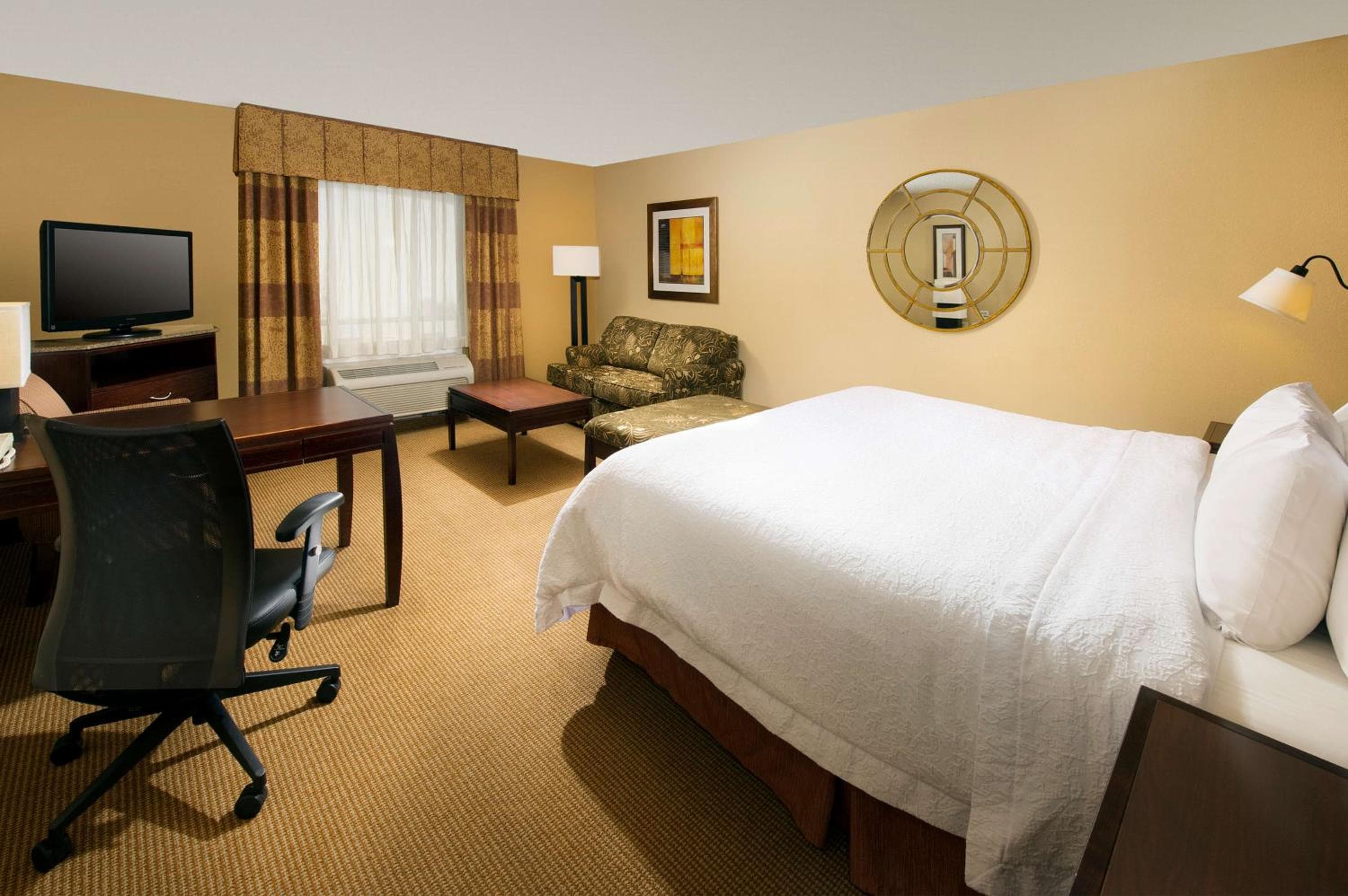 Hampton Inn and Suites San Antonio Airport