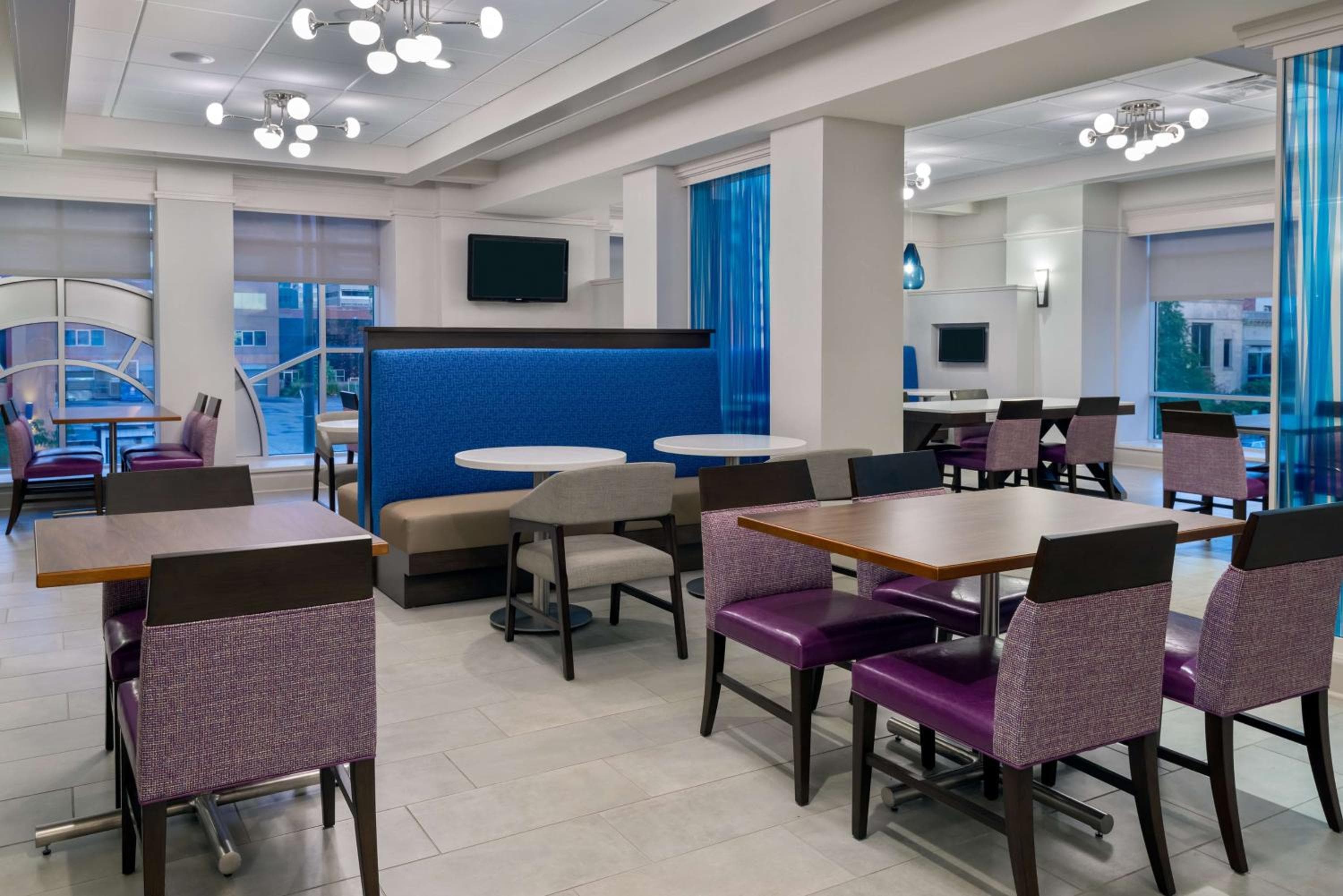 Hampton Inn & Suites Buffalo/Downtown