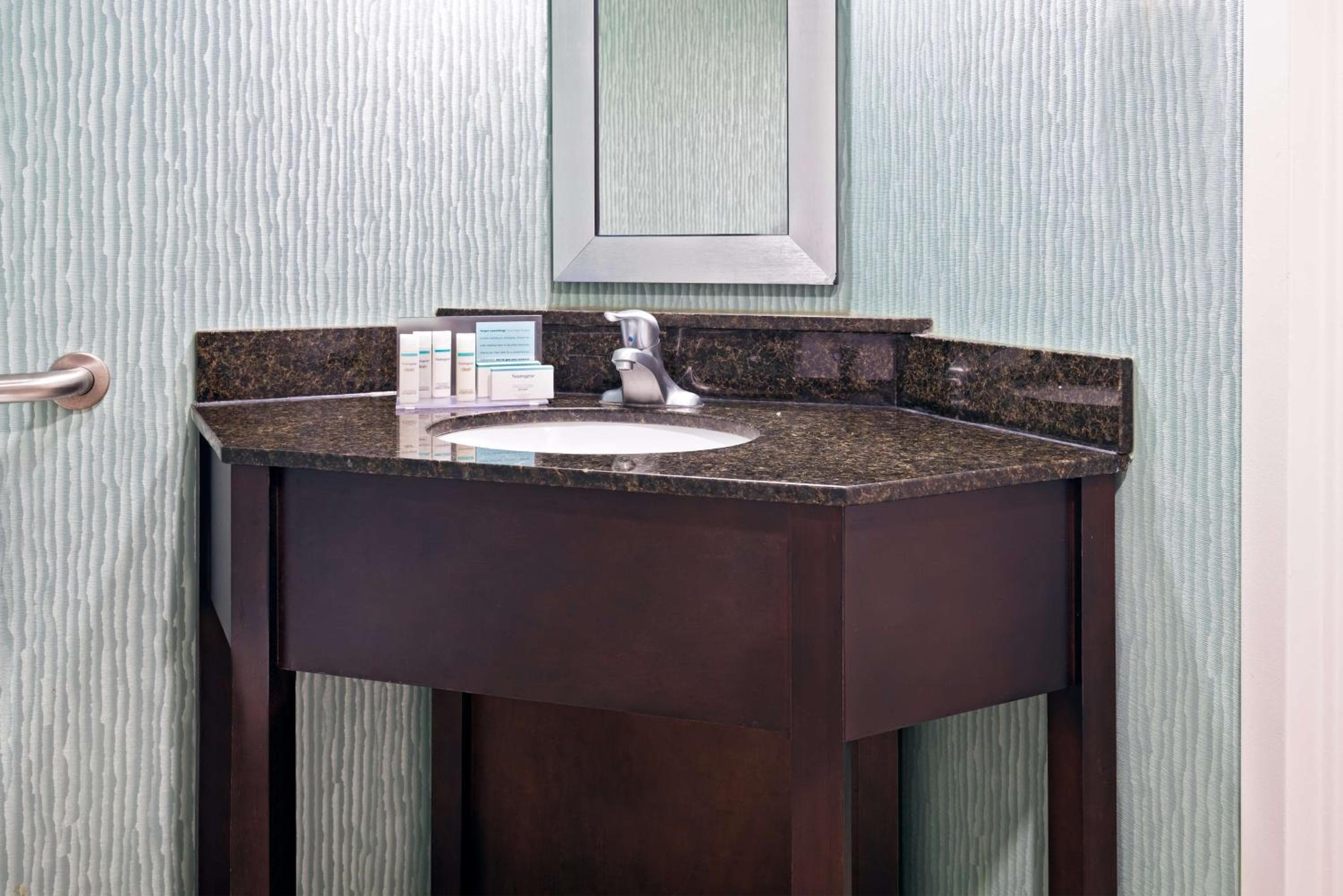 Hampton Inn Orlando-International Airport