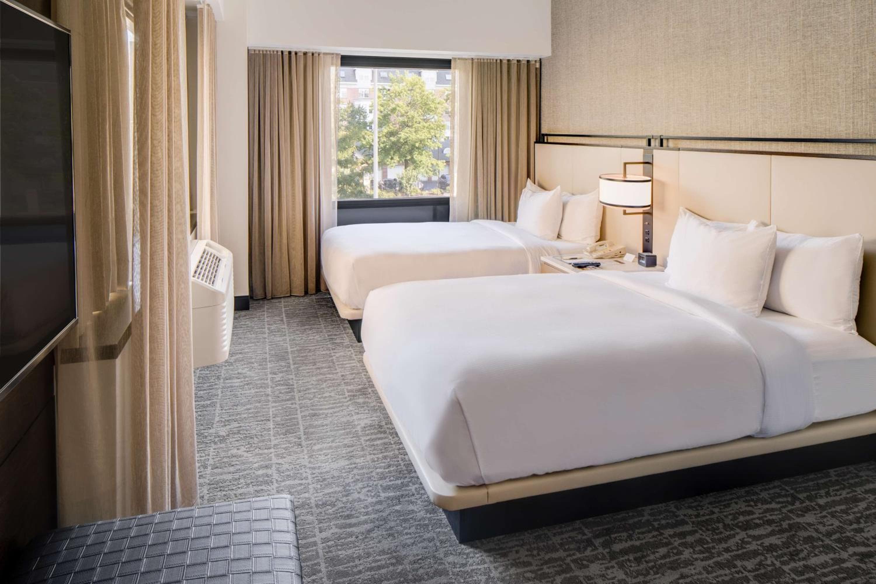 DoubleTree by Hilton Hotel & Suites Jersey City