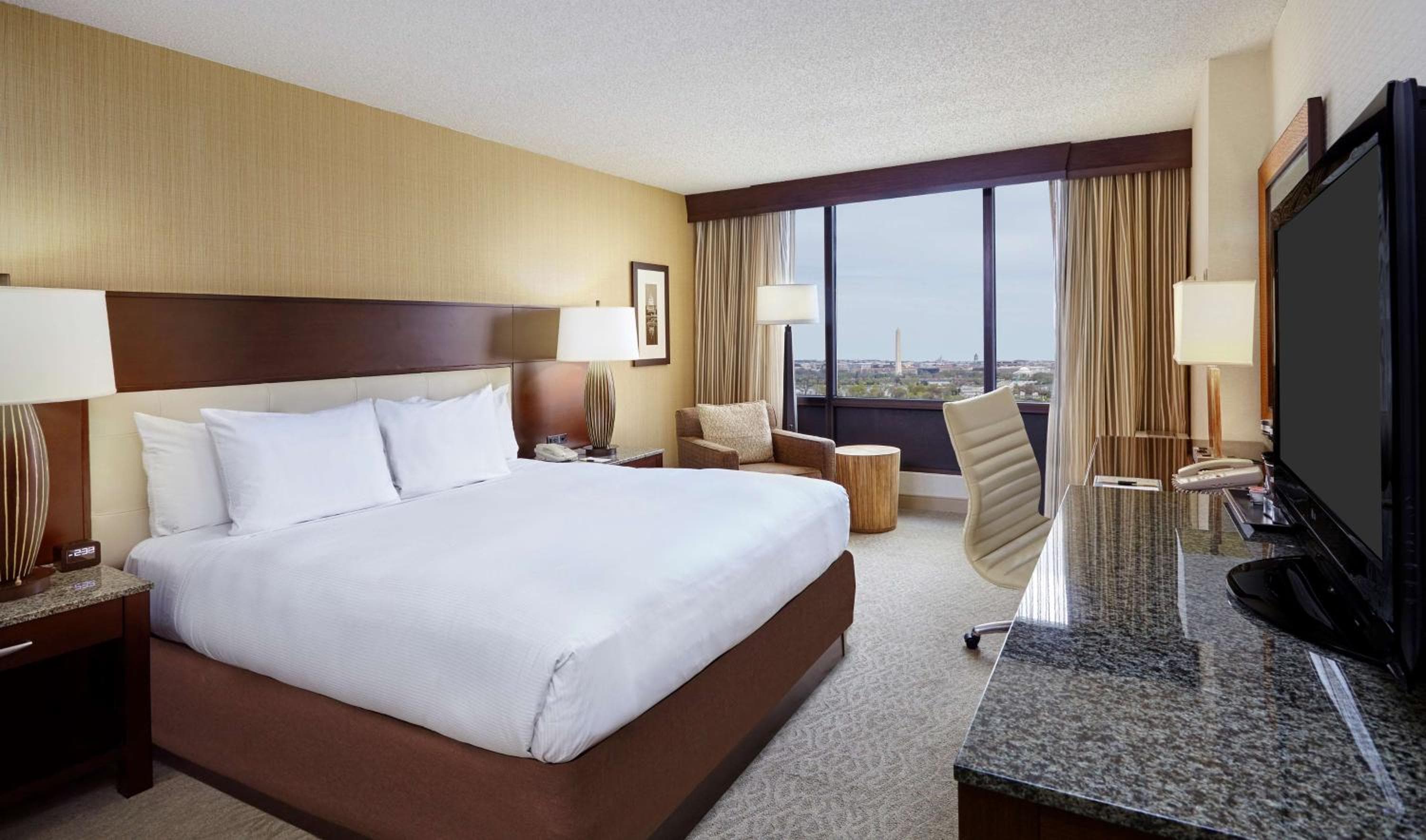 DoubleTree by Hilton Washington DC – Crystal City
