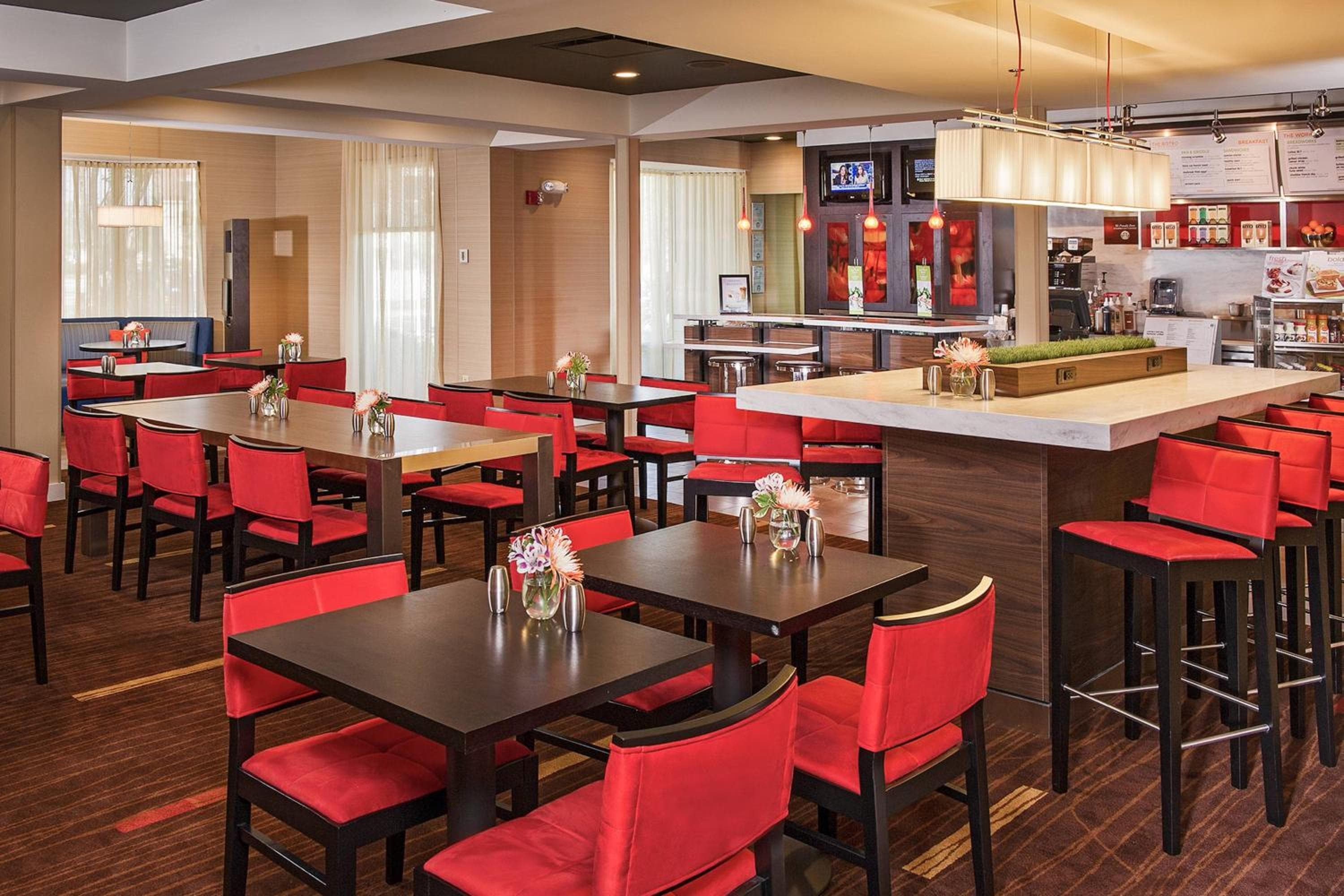 Courtyard by Marriott North Charleston Airport Coliseum