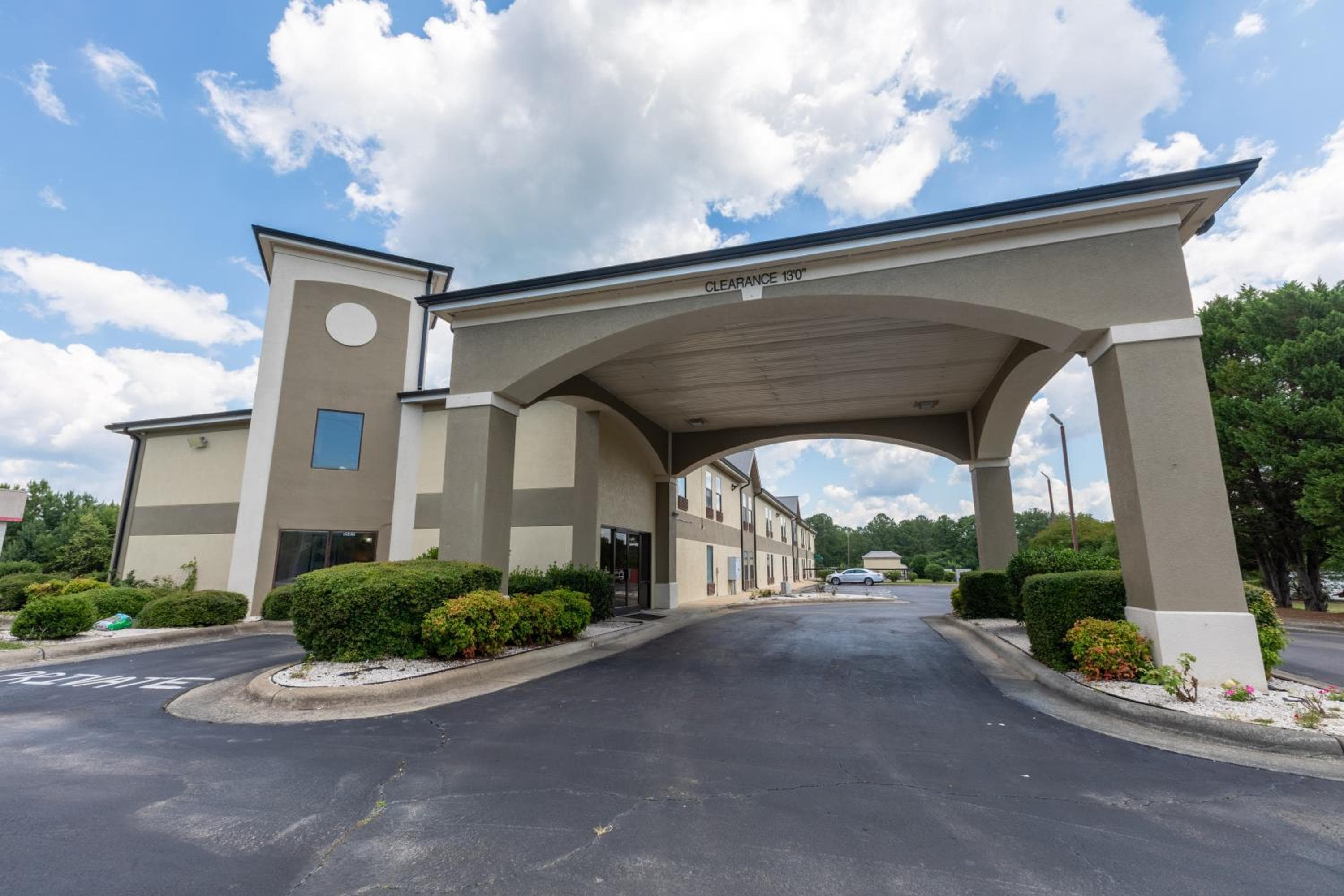 Baymont by Wyndham Creedmoor