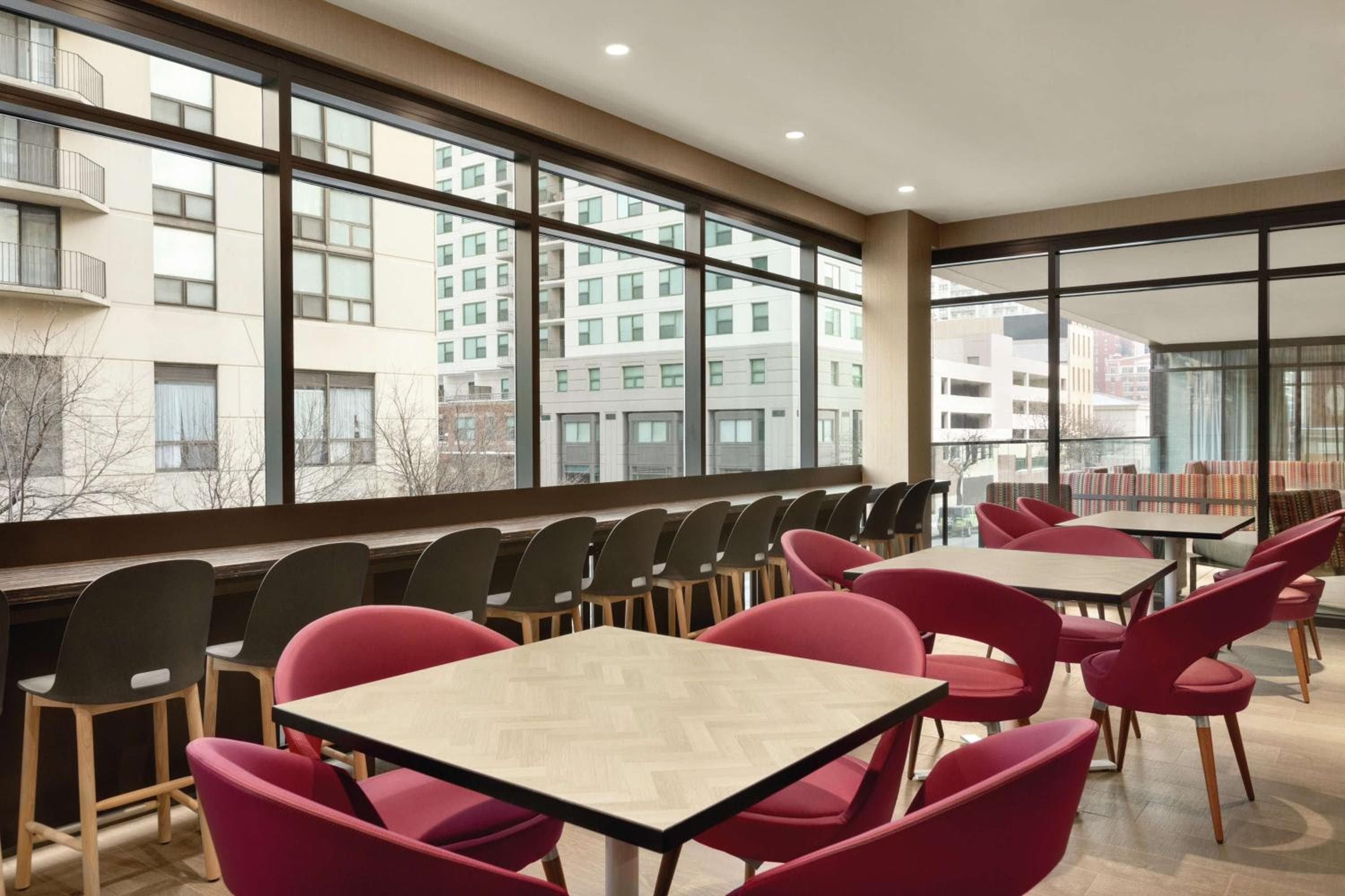Home2 Suites By Hilton Chicago River North