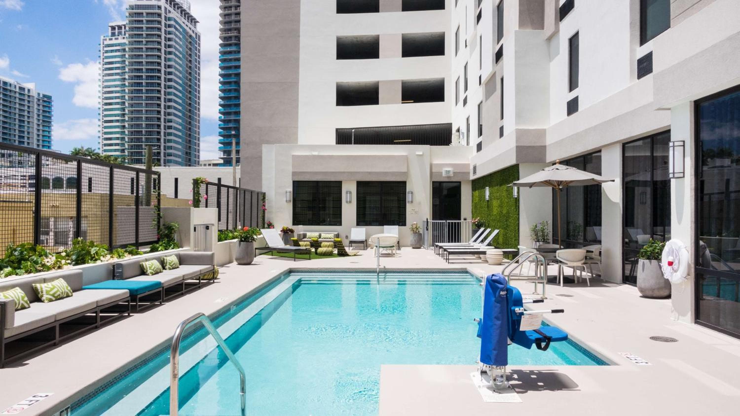Hampton Inn & Suites Miami Wynwood Design District, FL