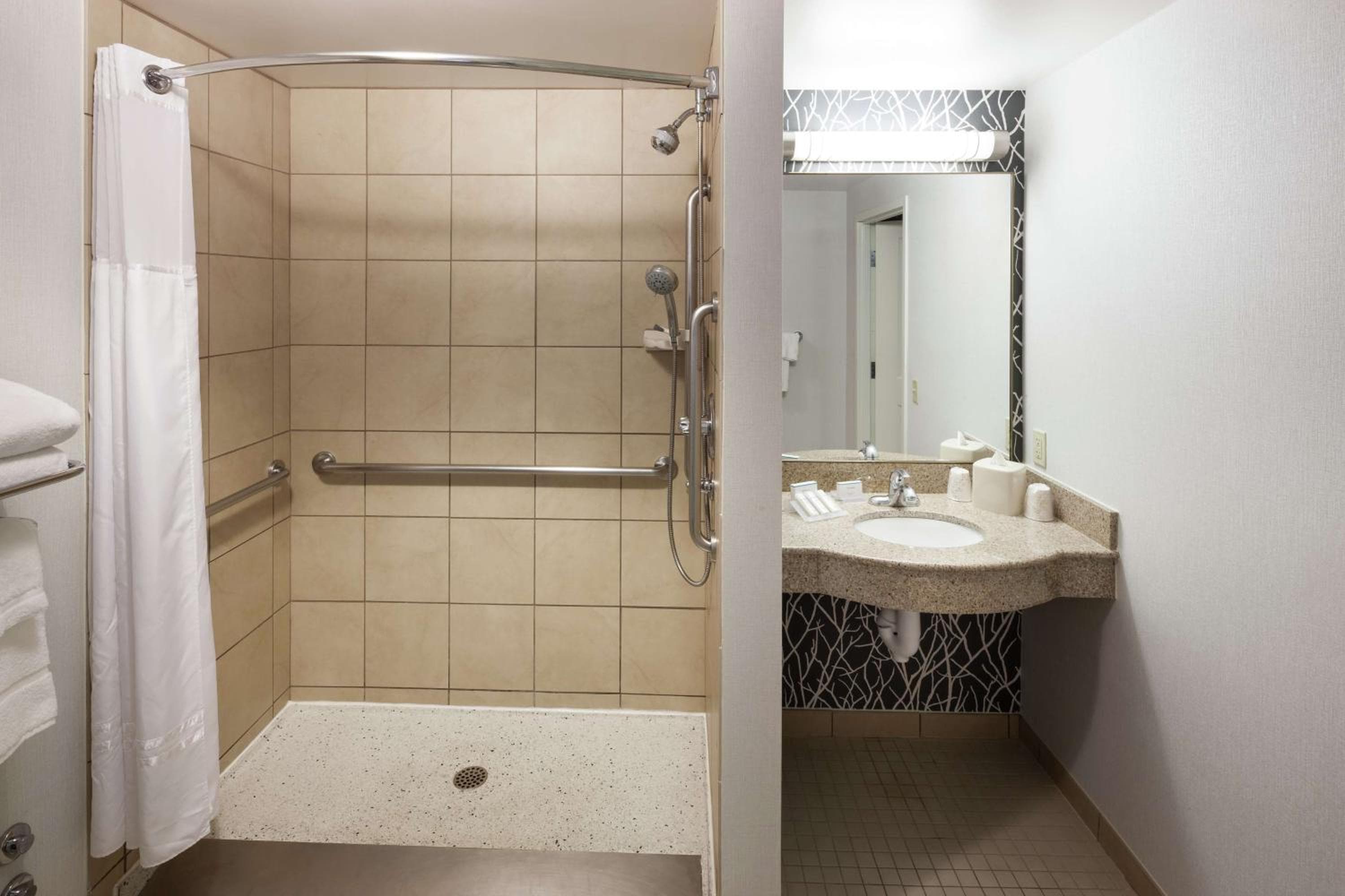 Hilton Garden Inn Lake Forest Mettawa