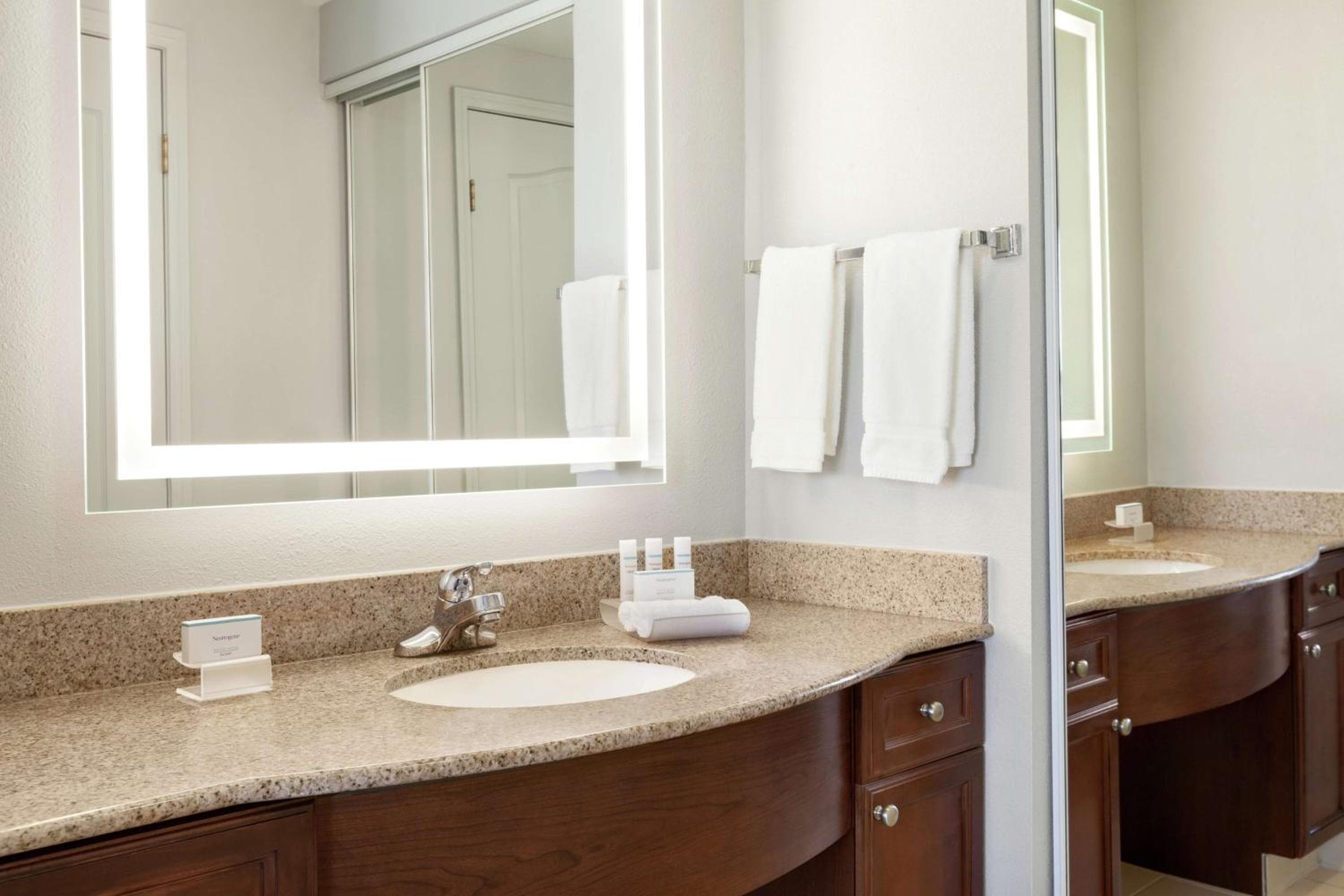 Homewood Suites by Hilton Sacramento/Roseville