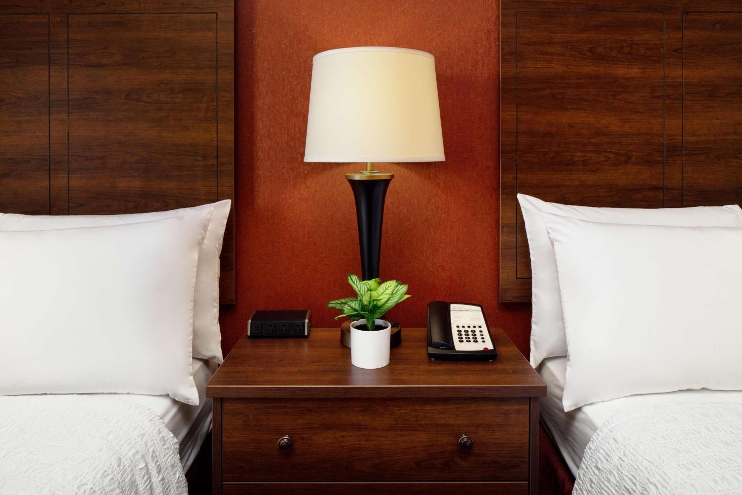 Hampton Inn & Suites Scottsdale at Talking Stick