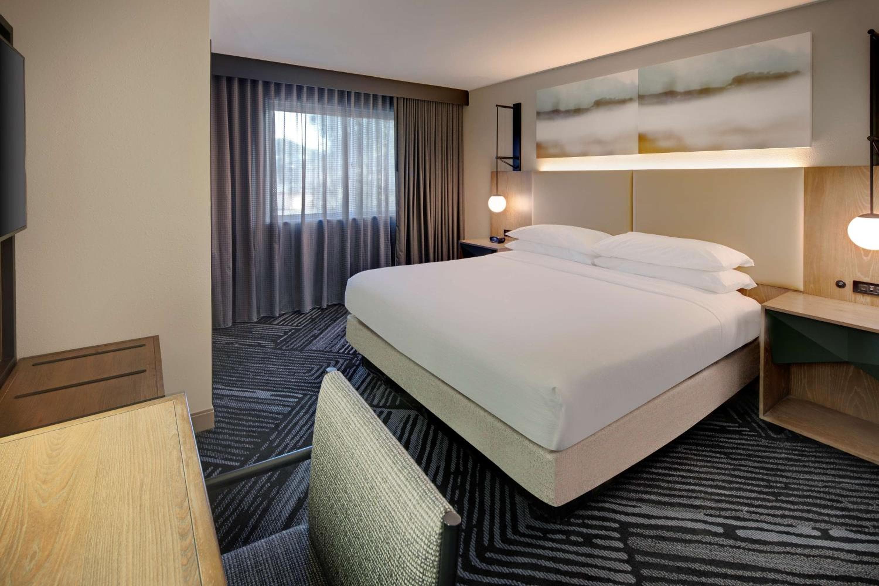 Embassy Suites by Hilton San Rafael at Marin Center