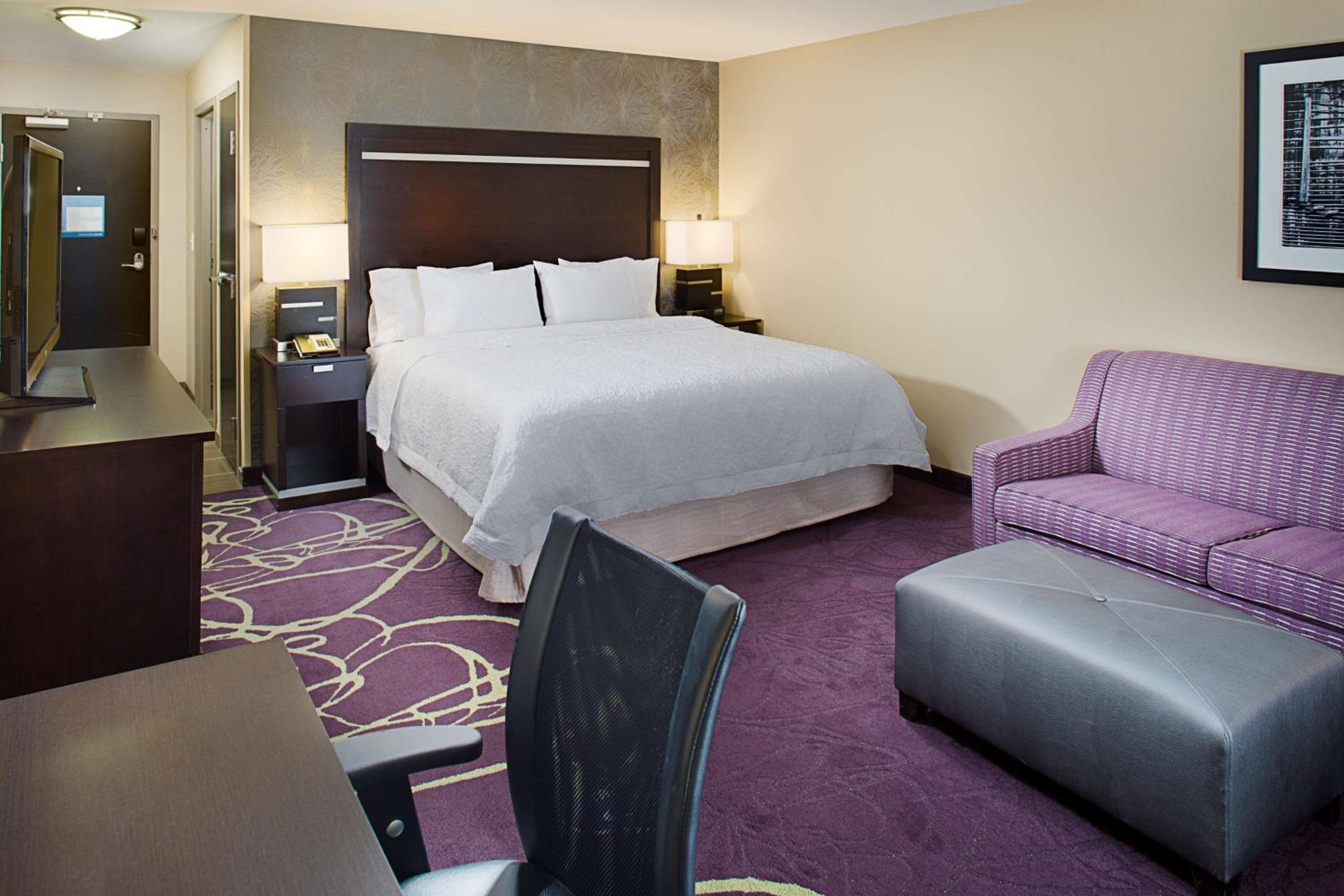 Hampton by Hilton Lansing West