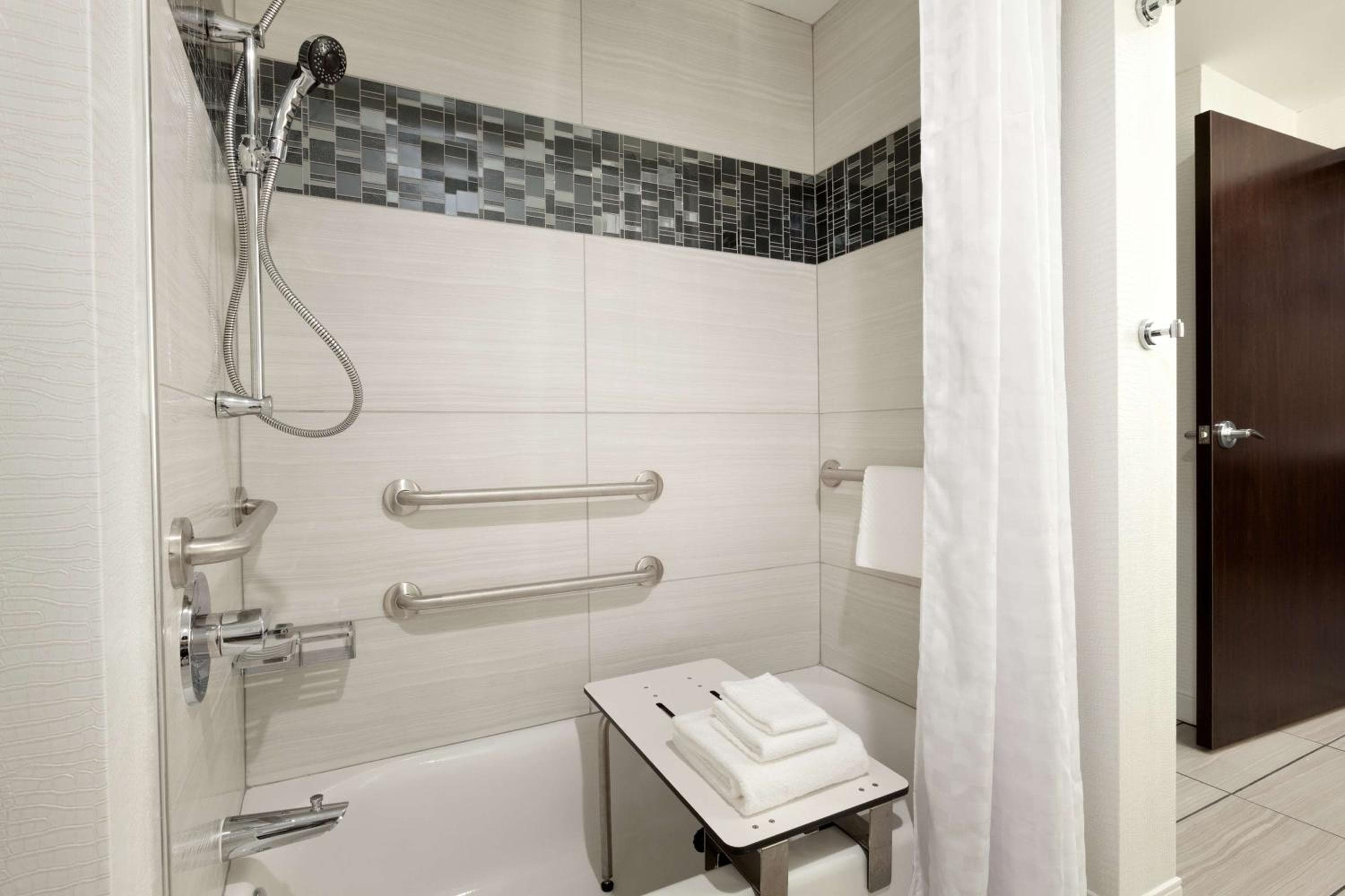 Embassy Suites by Hilton Atlanta NE Gwinnett Sugarloaf