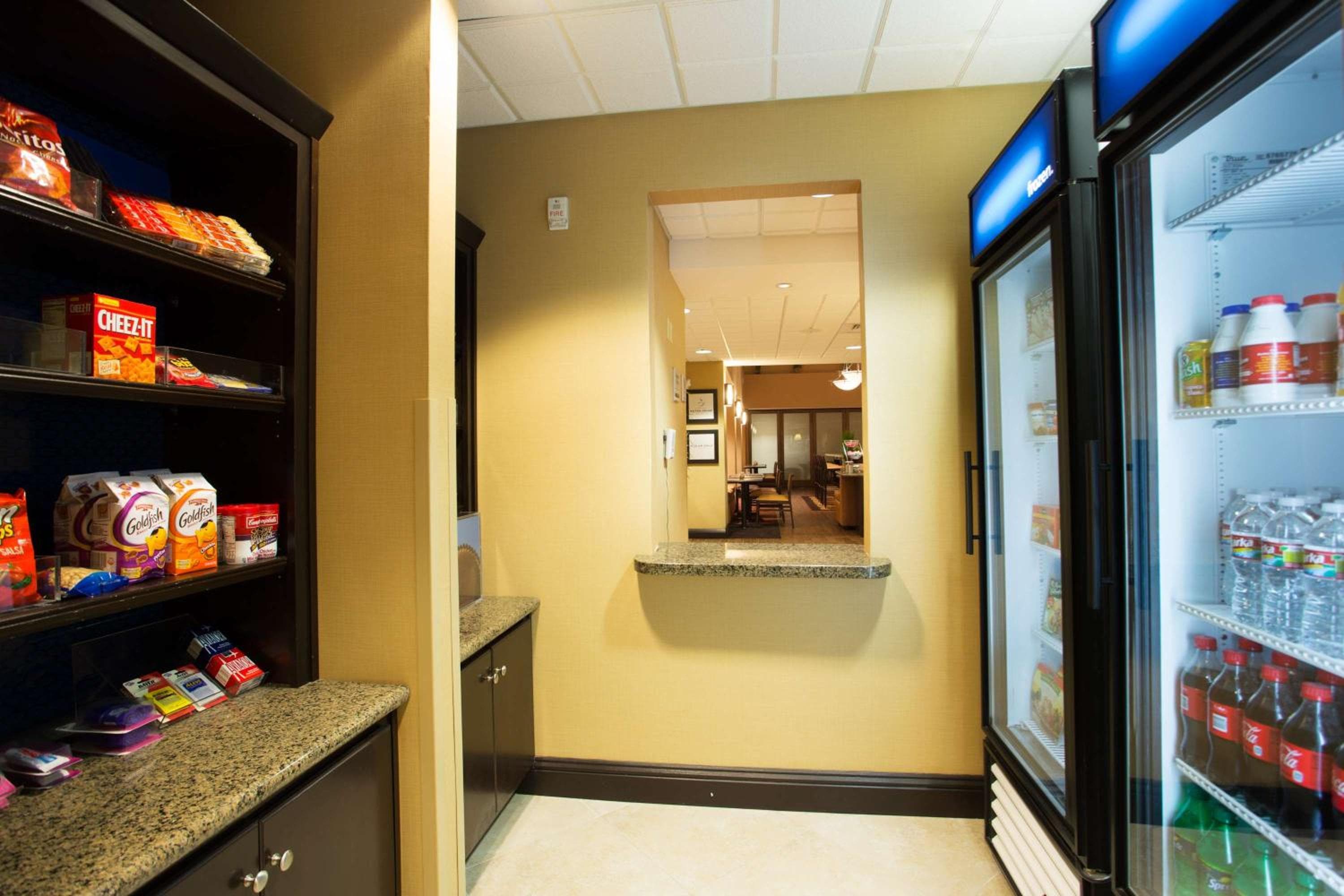 Hampton Inn & Suites Laurel