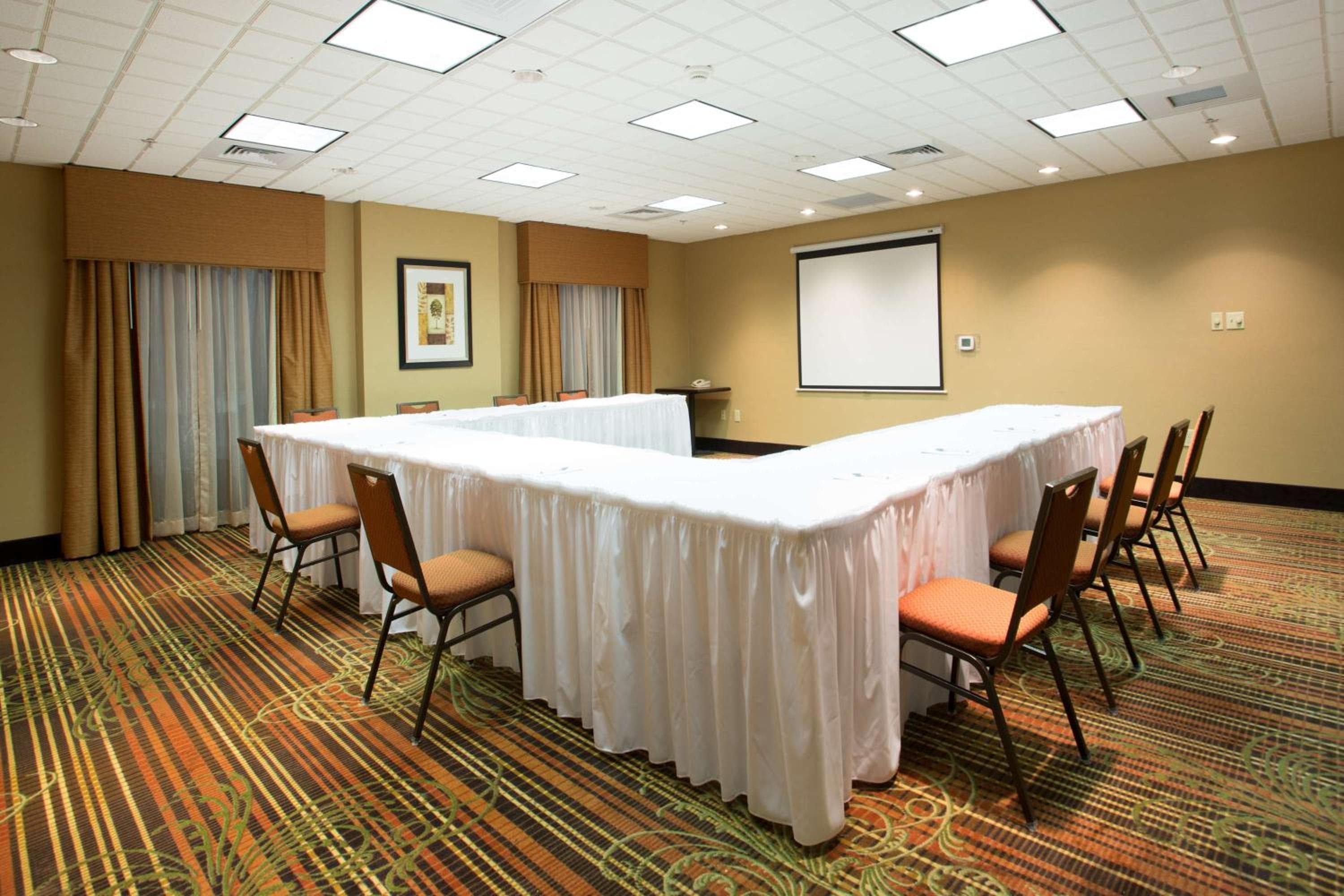 Hampton Inn & Suites Laurel