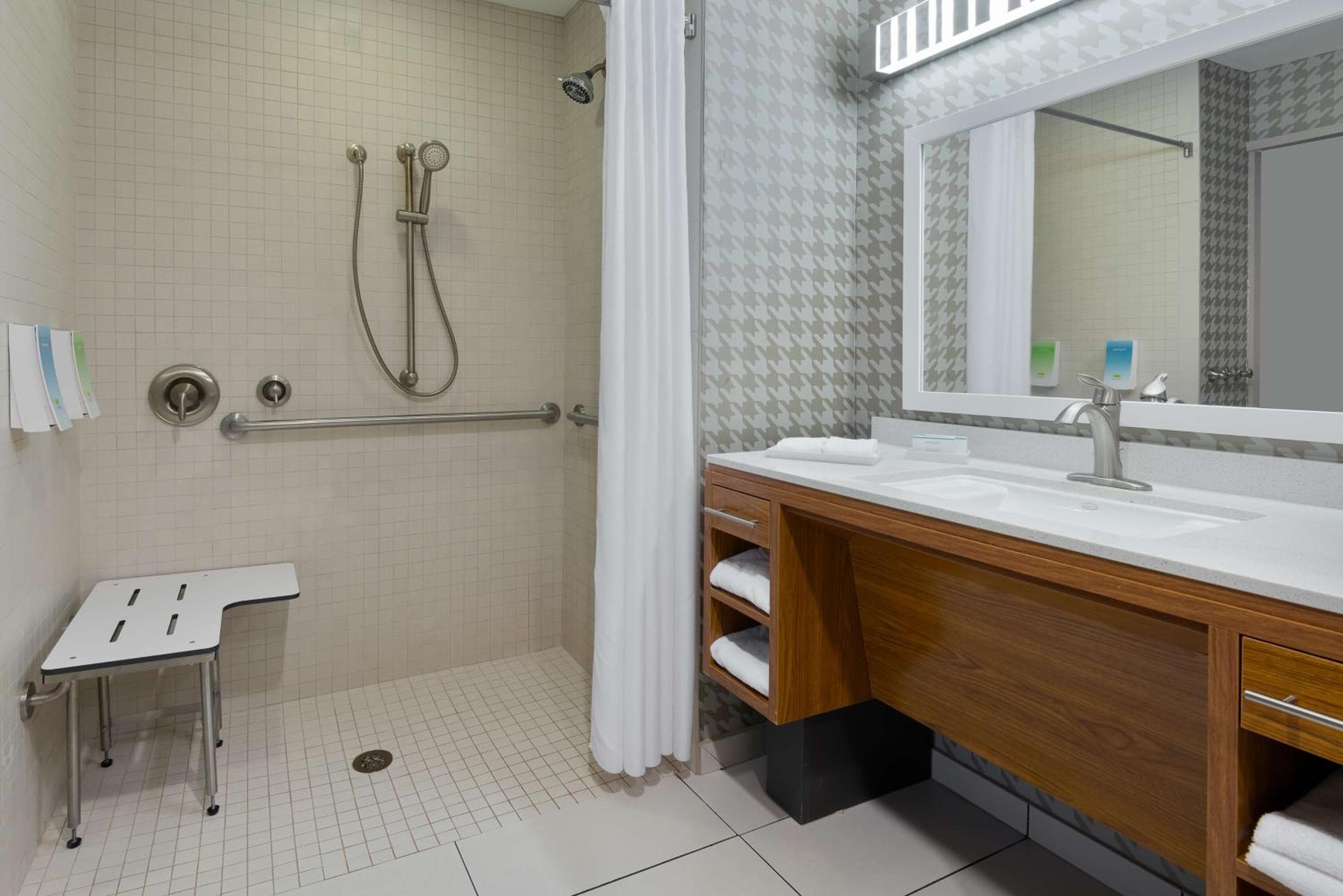 Home2 Suites by Hilton Charleston Airport Convention Center, SC
