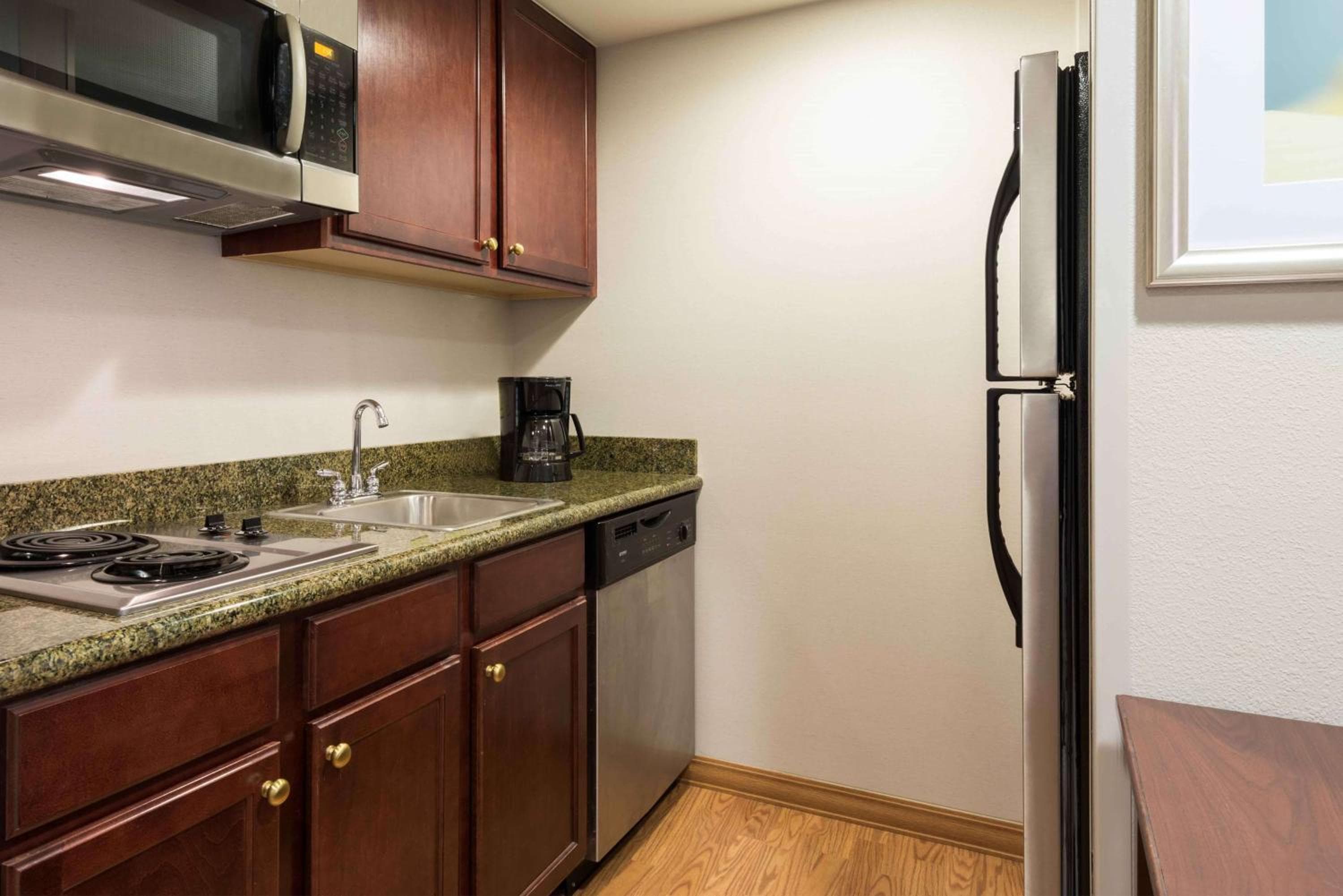 Homewood Suites by Hilton Tampa Airport - Westshore
