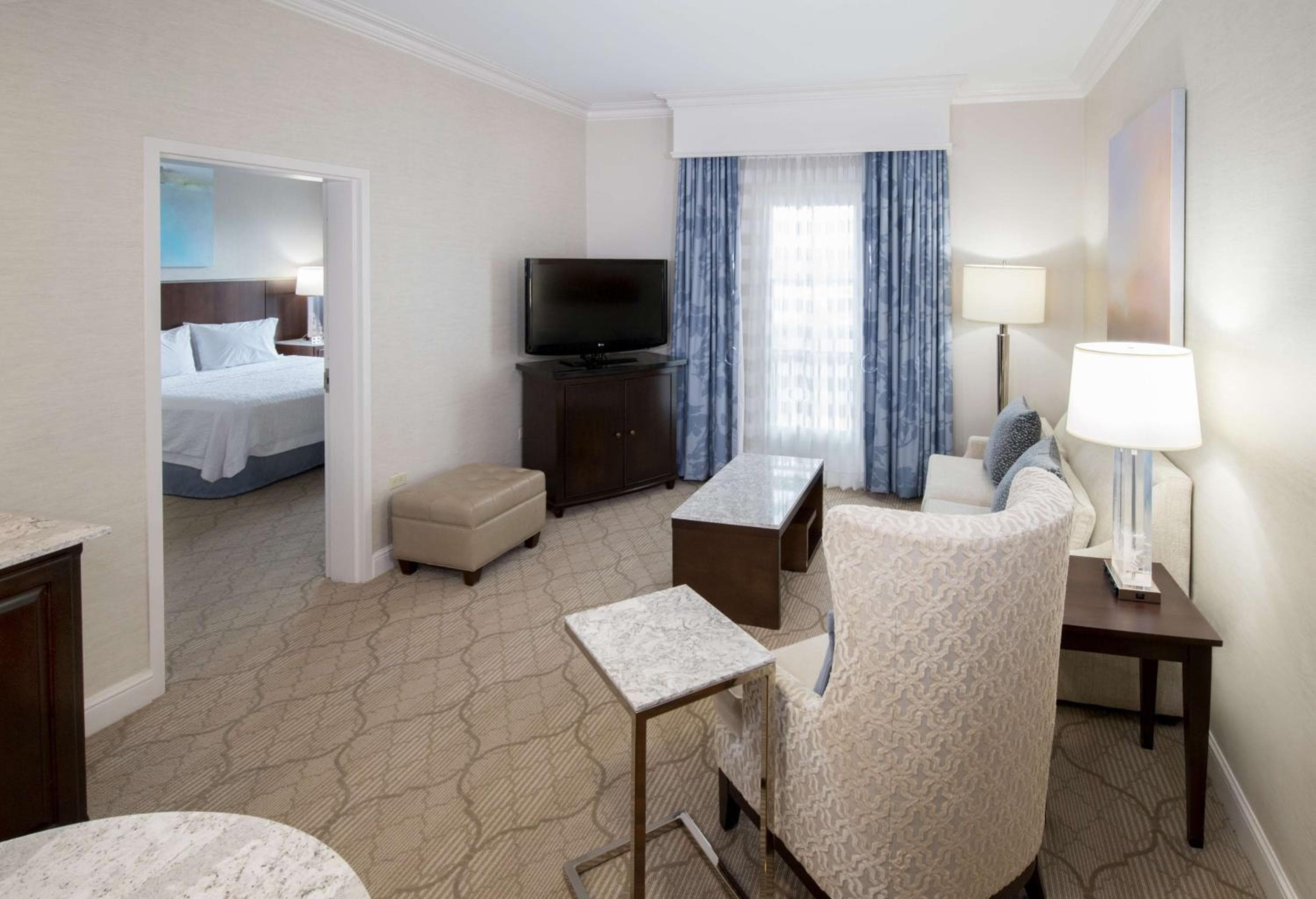 Hampton Inn & Suites South Park at Phillips Place