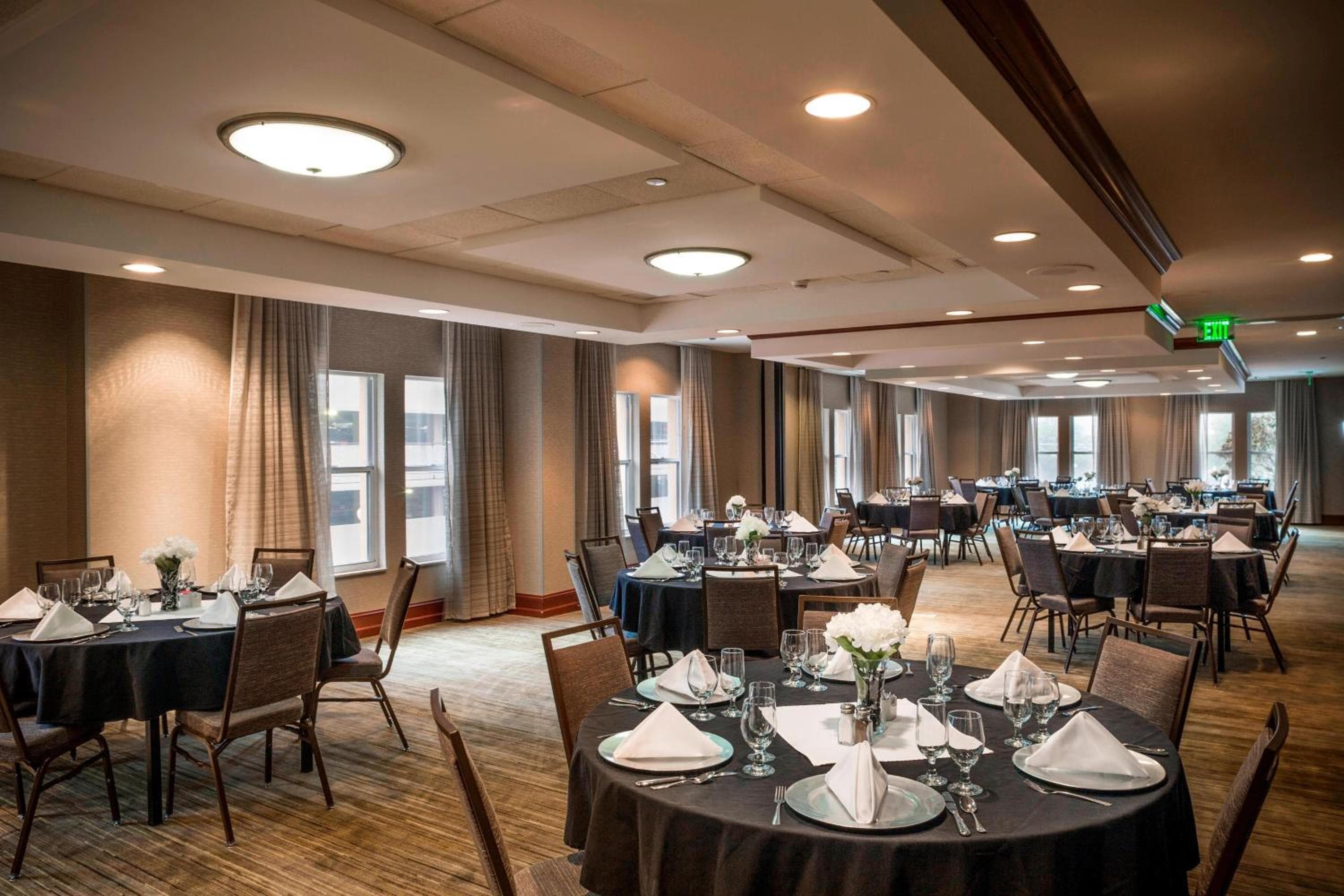 Courtyard by Marriott Norfolk Downtown