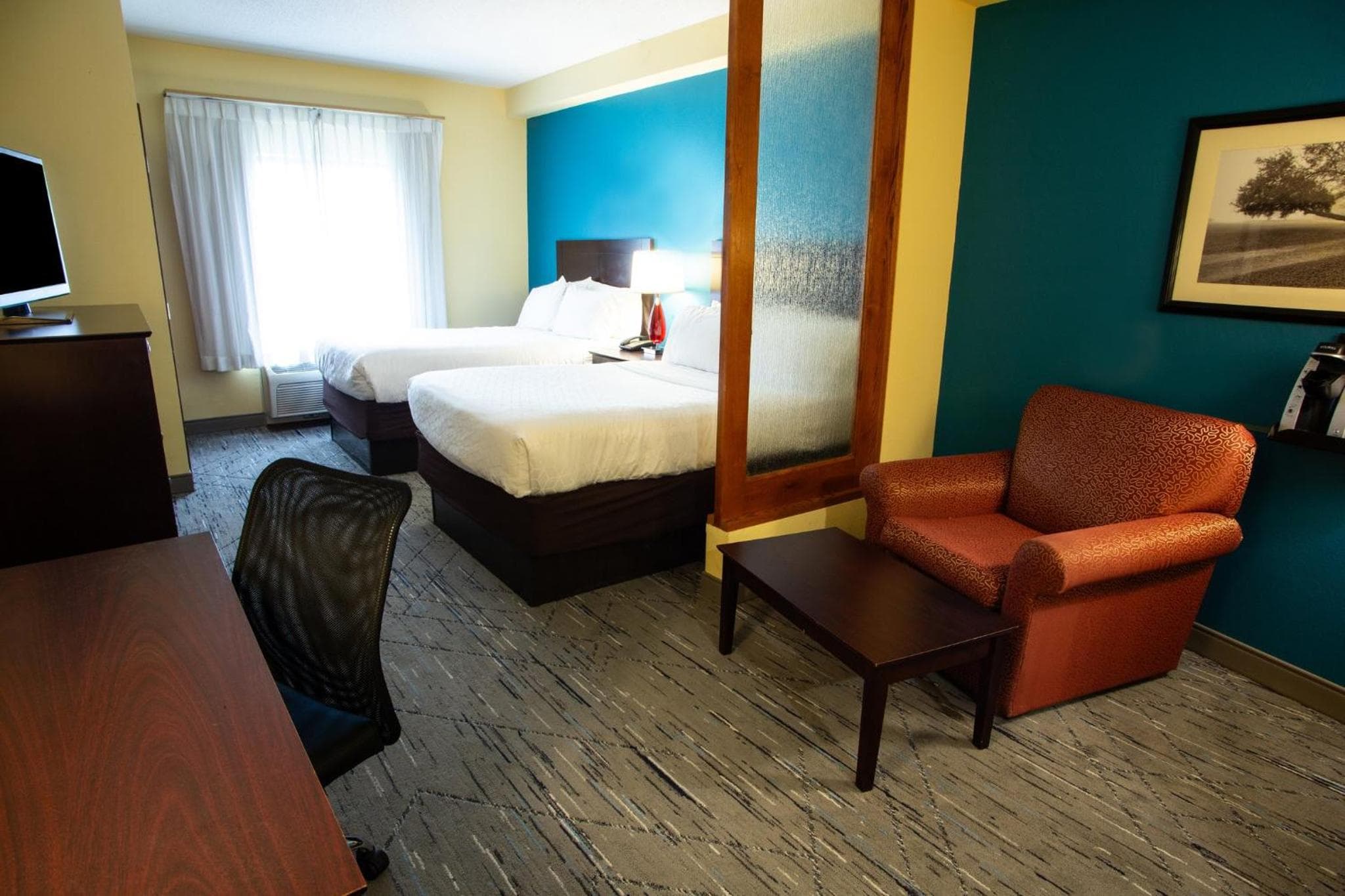 Holiday Inn Express & Suites Harrisburg West