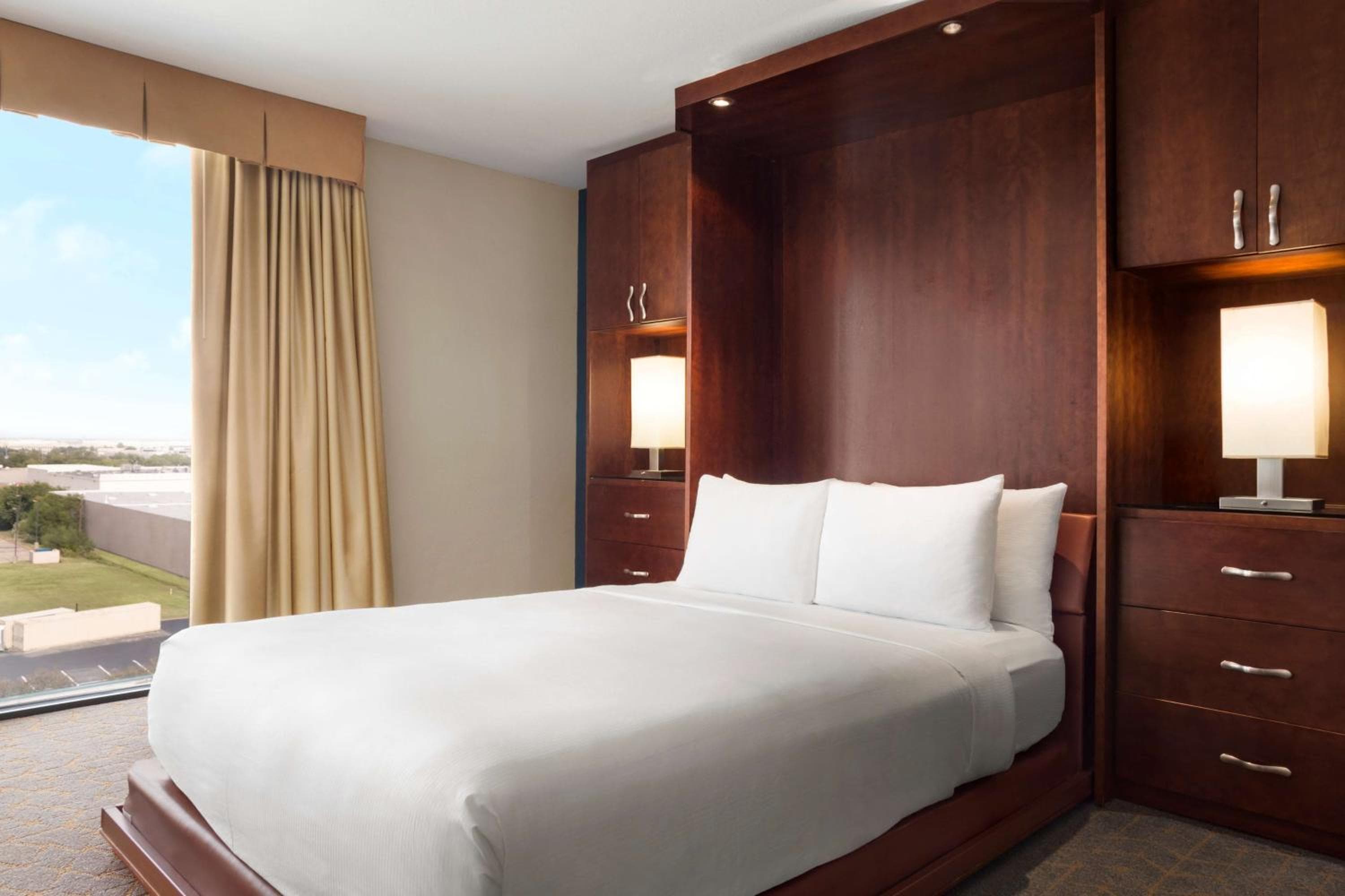 DoubleTree by Hilton DFW Airport North