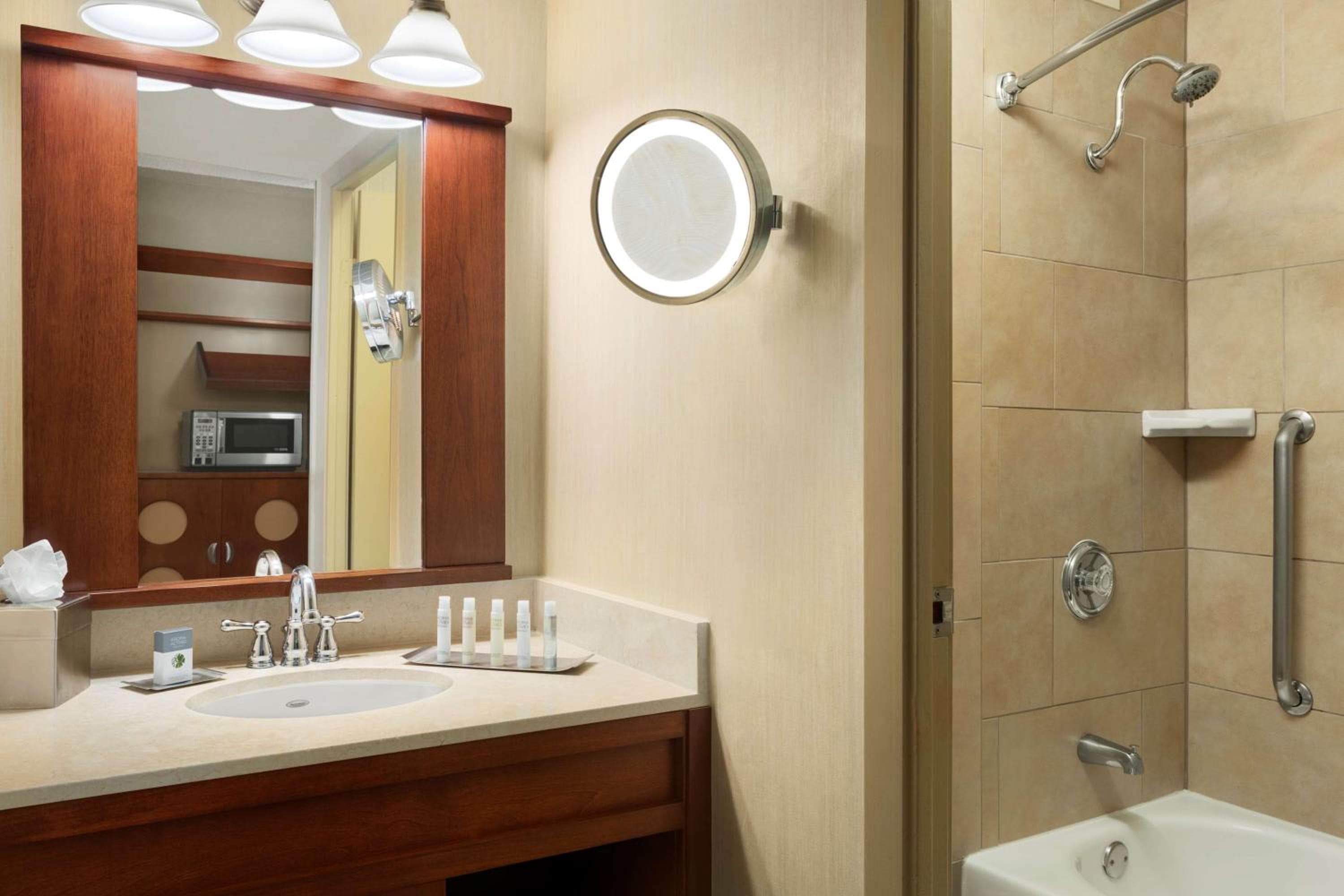 DoubleTree by Hilton DFW Airport North