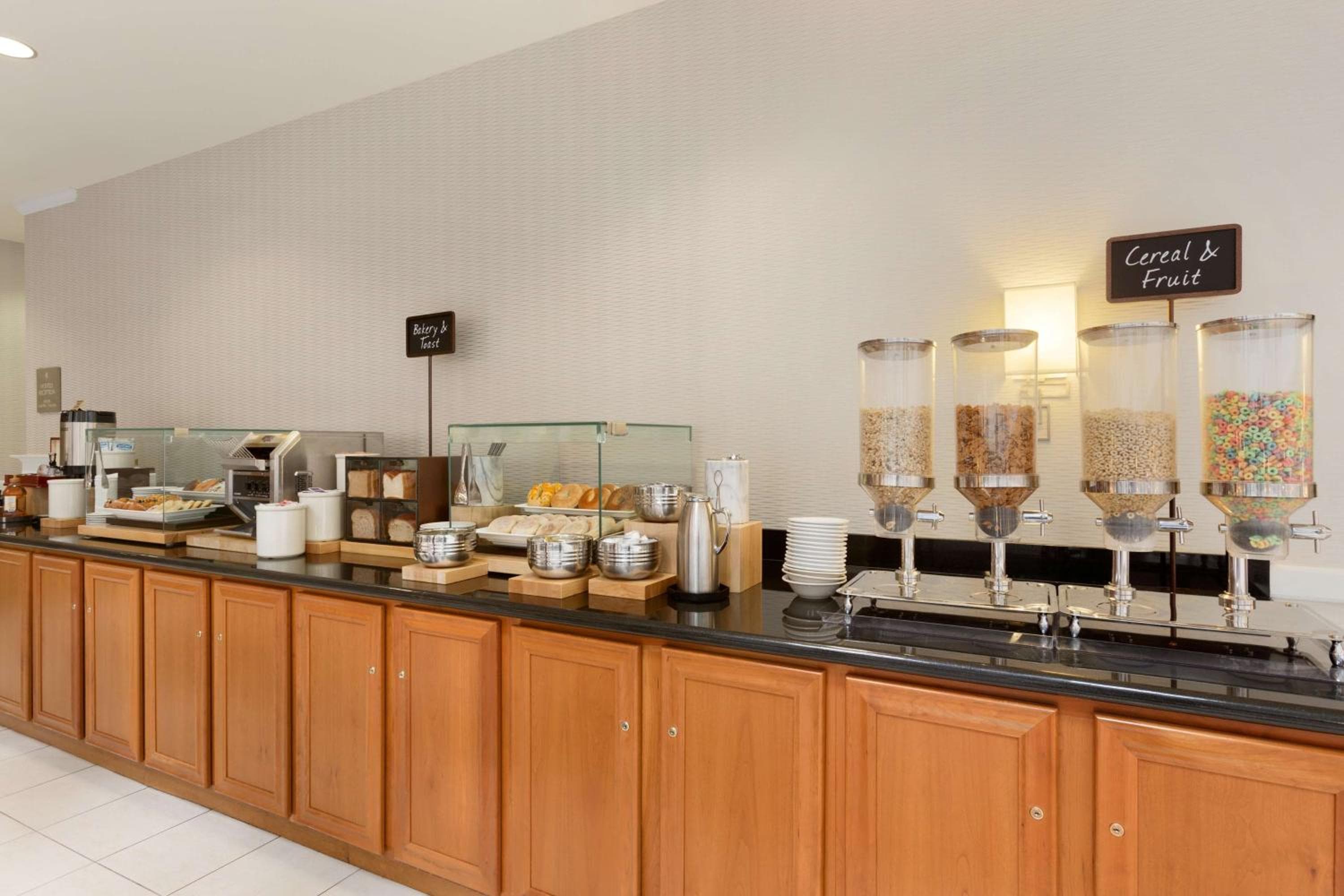 Embassy Suites Newark - Wilmington/South