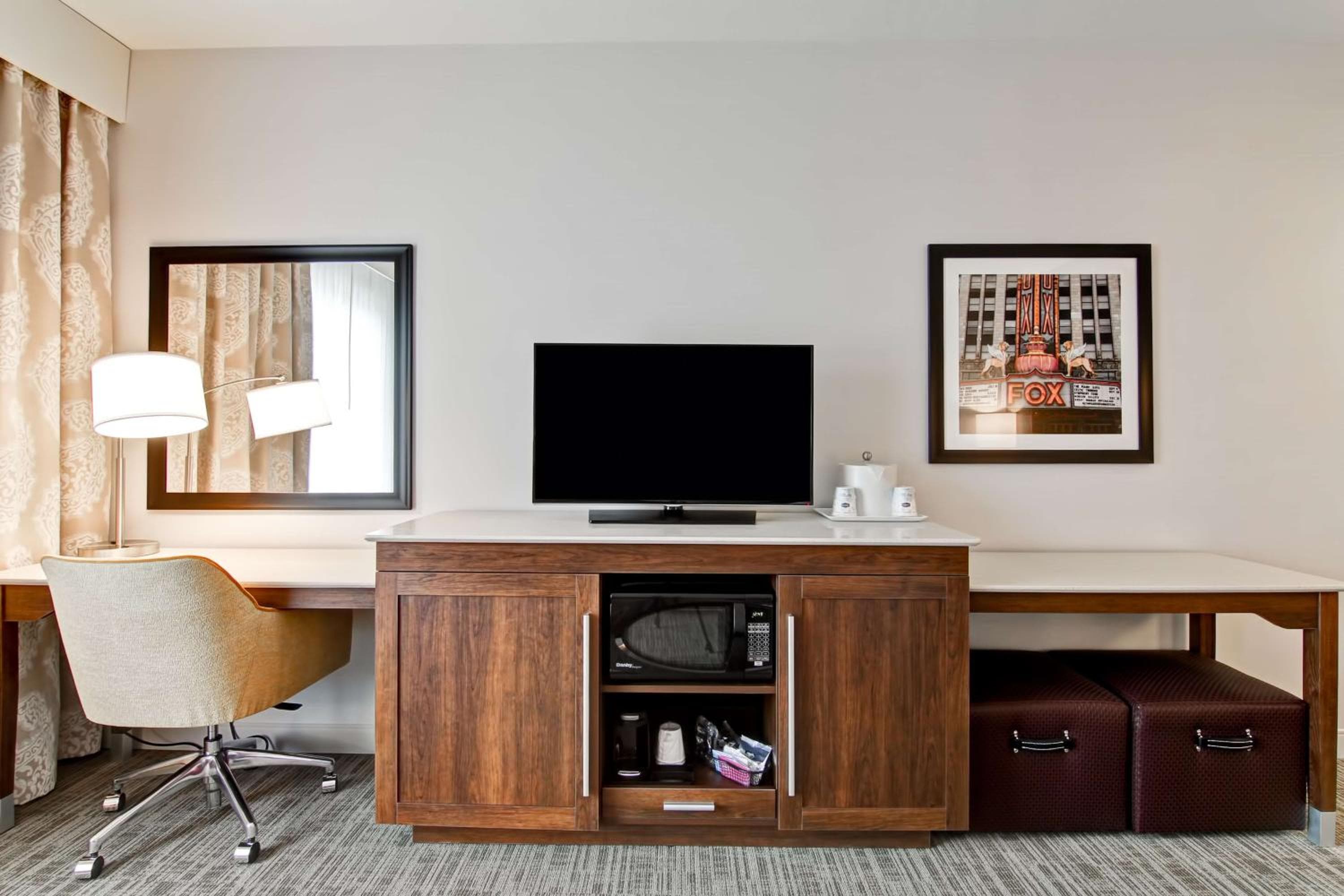 Hampton Inn & Suites Detroit/Troy