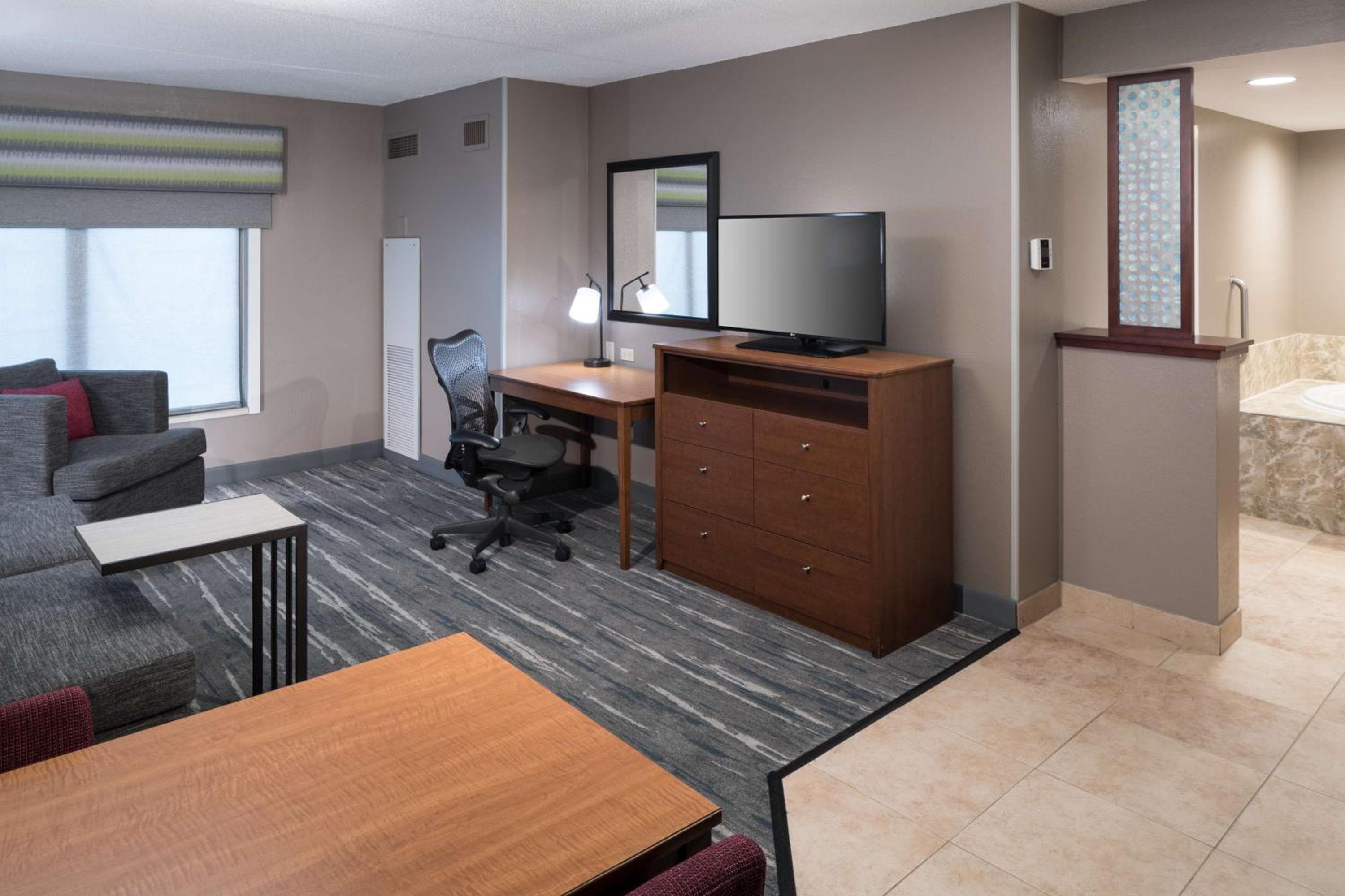 Hampton Inn & Suites Chicago North Shore
